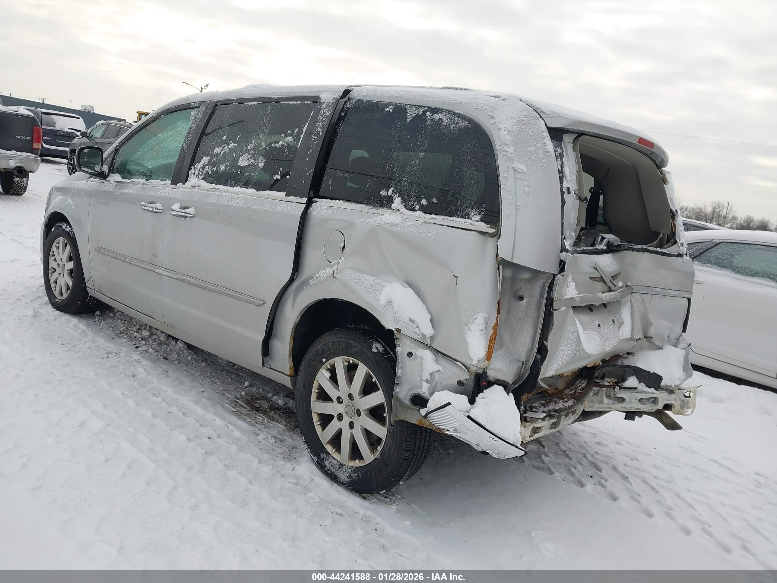 CHRYSLER TOWN image 3