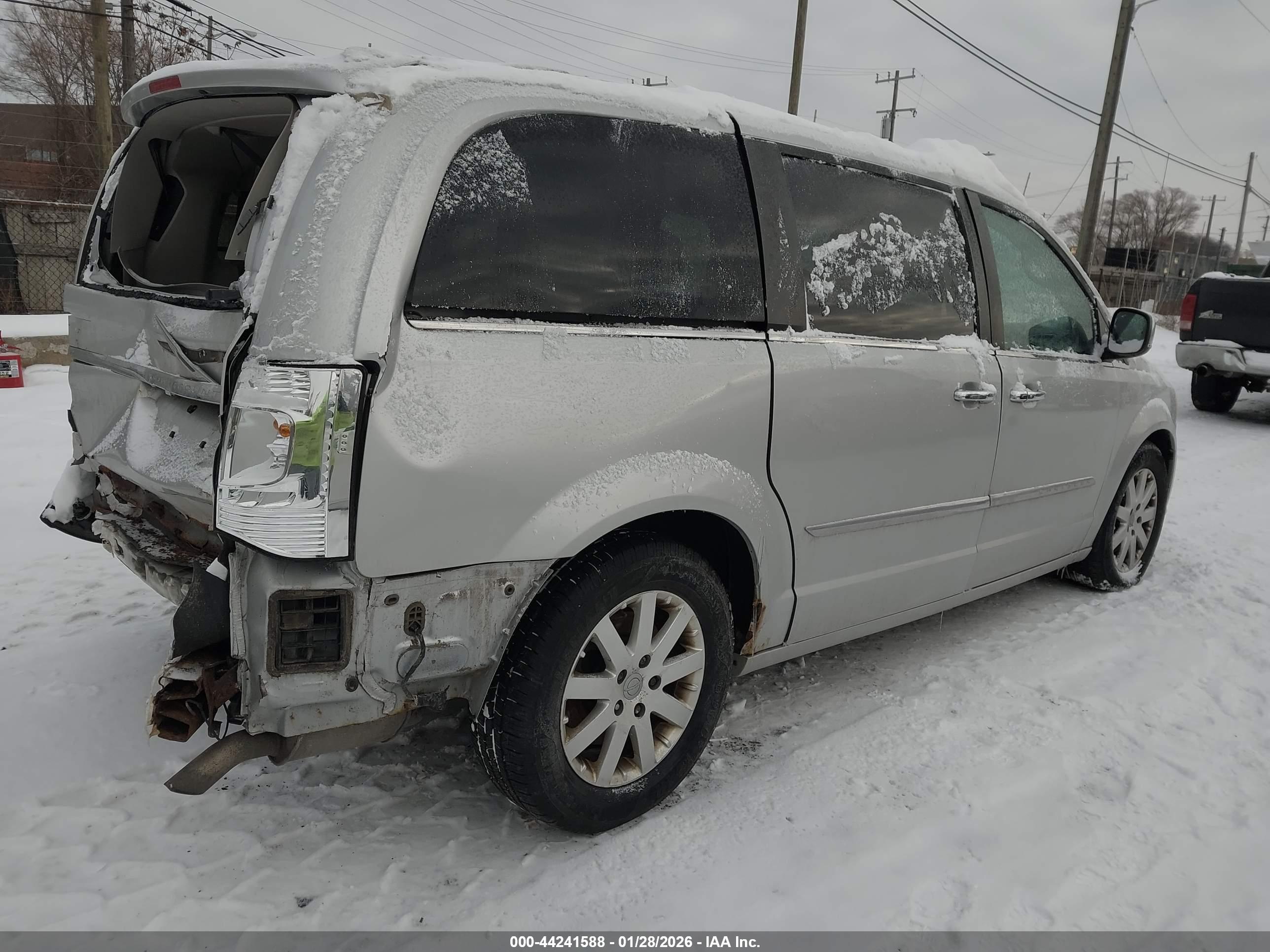 CHRYSLER TOWN image 4