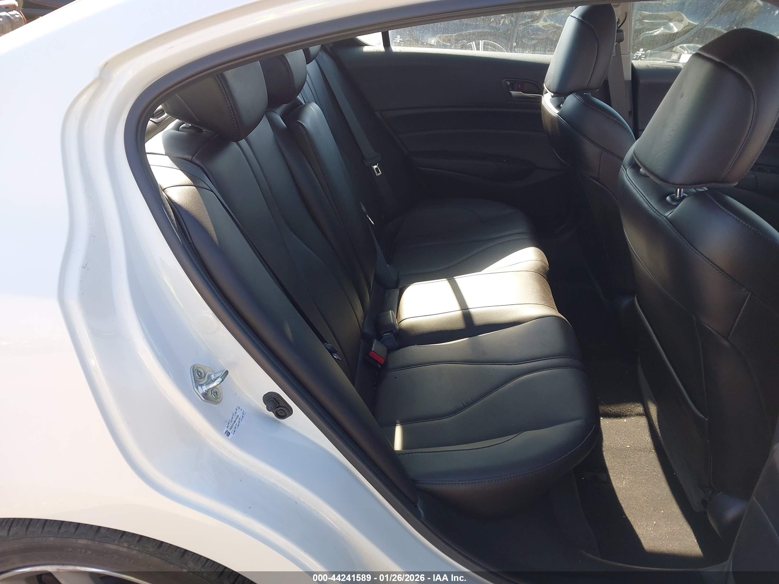 ACURA ILX image 8