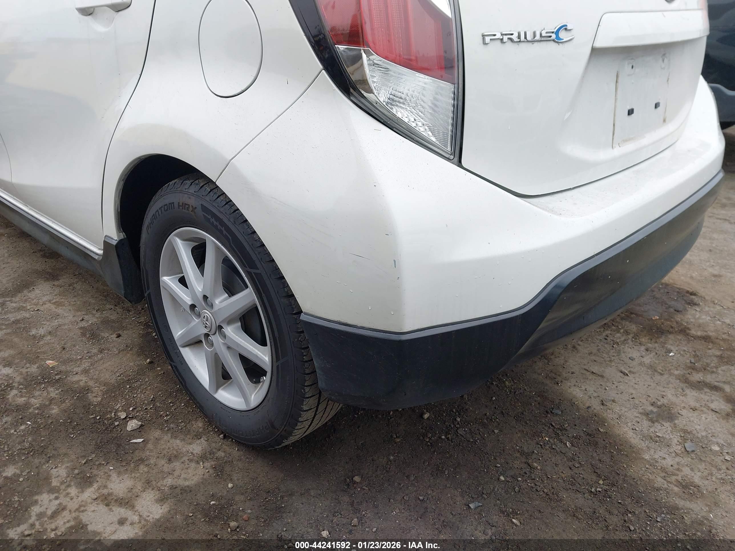 TOYOTA PRIUS image 6