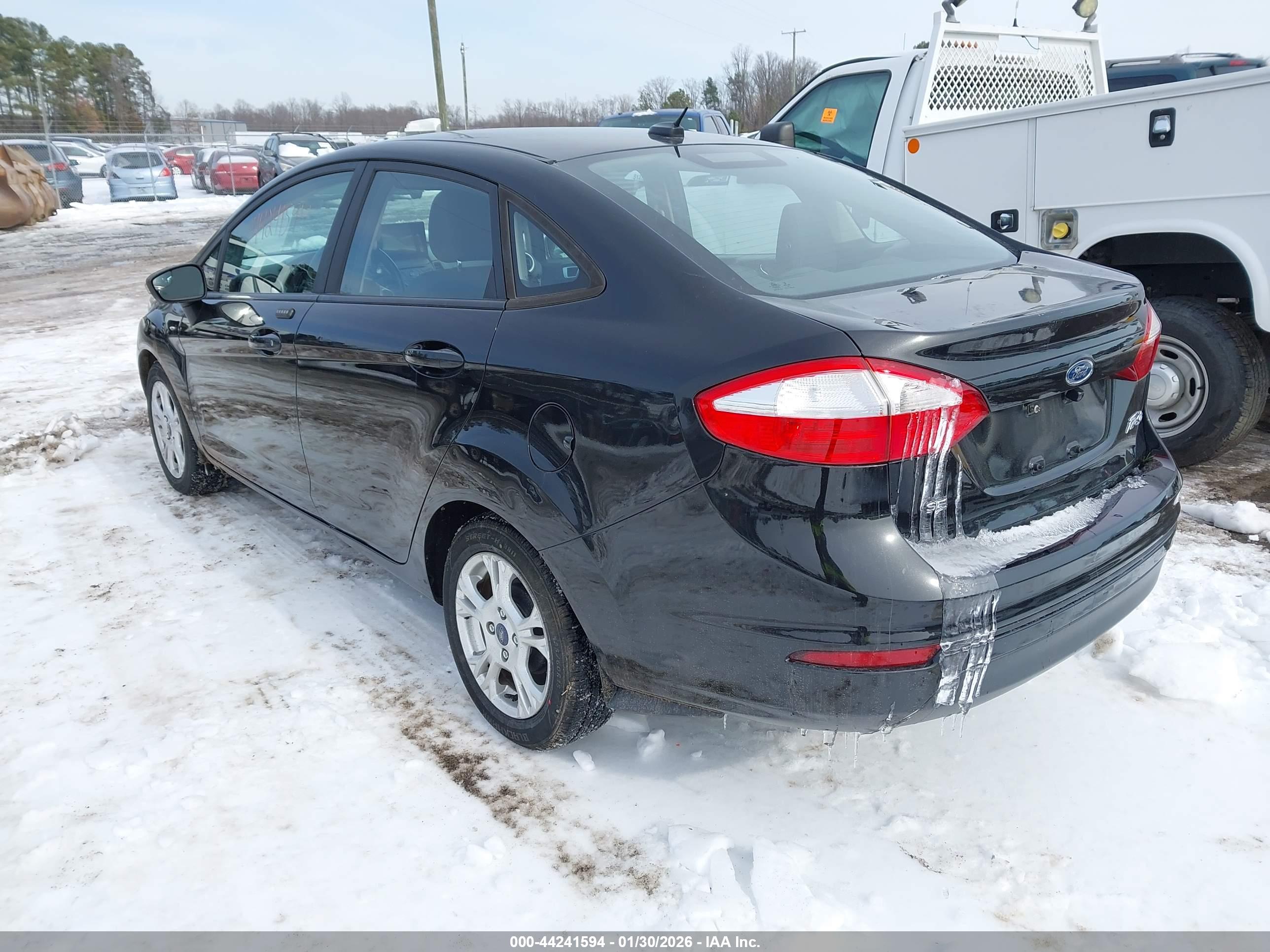 FORD FIESTA image 3