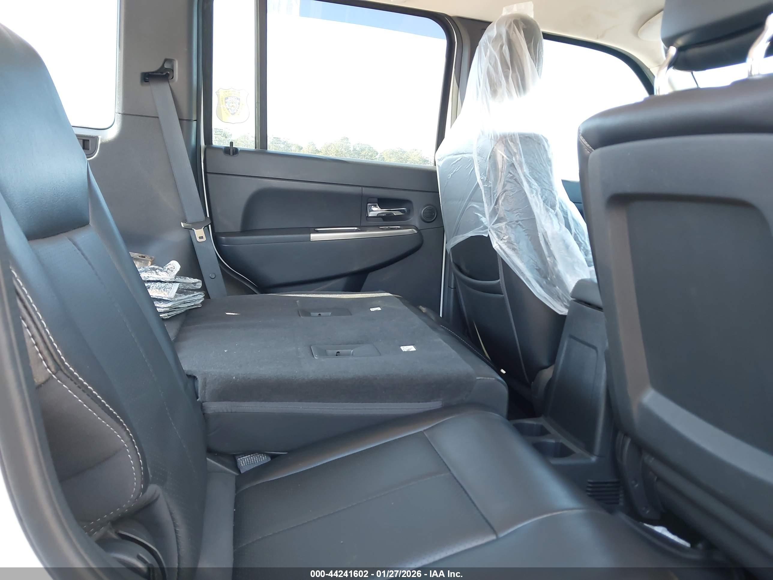 JEEP LIBERTY image 8