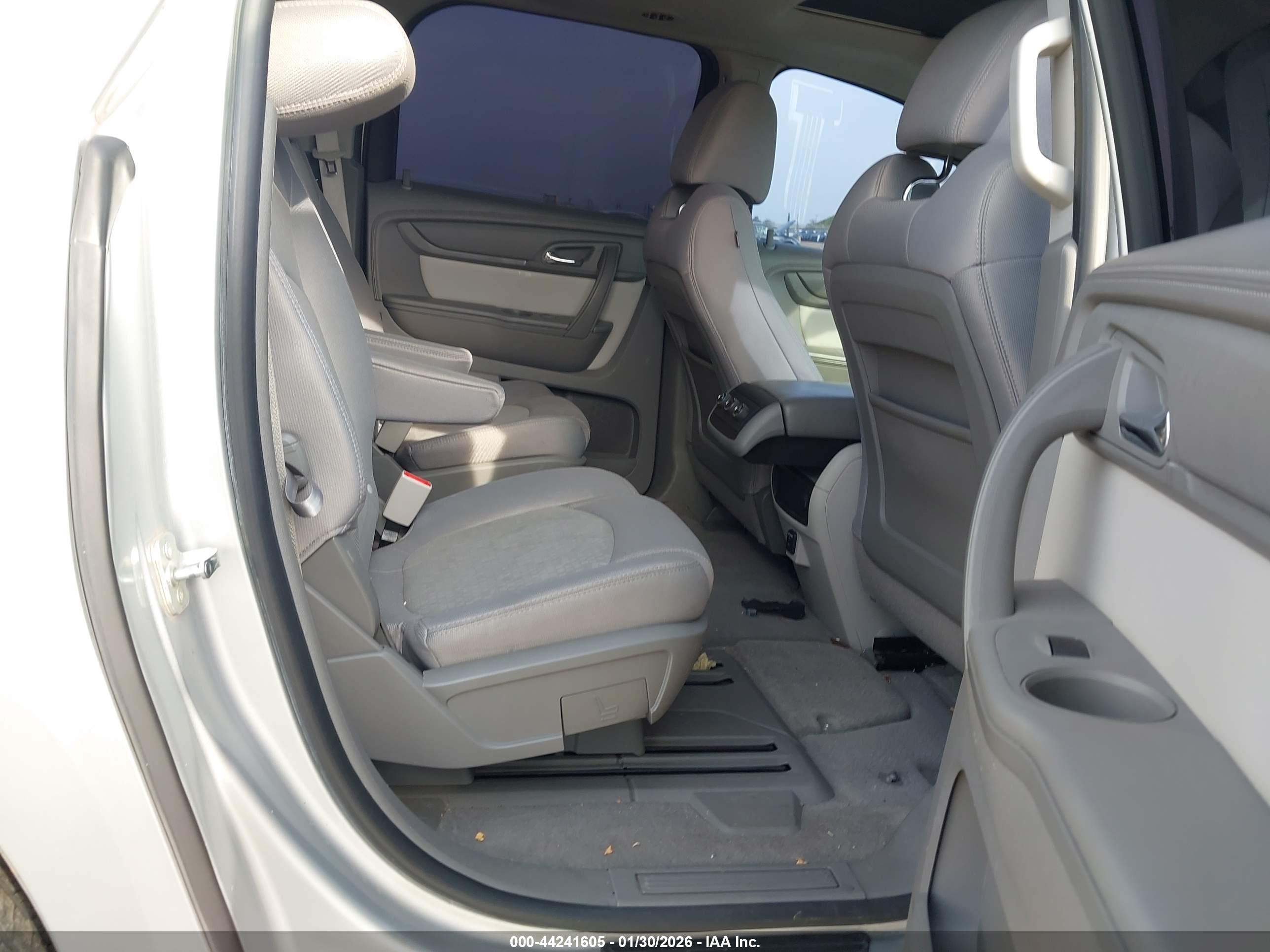 GMC ACADIA image 8