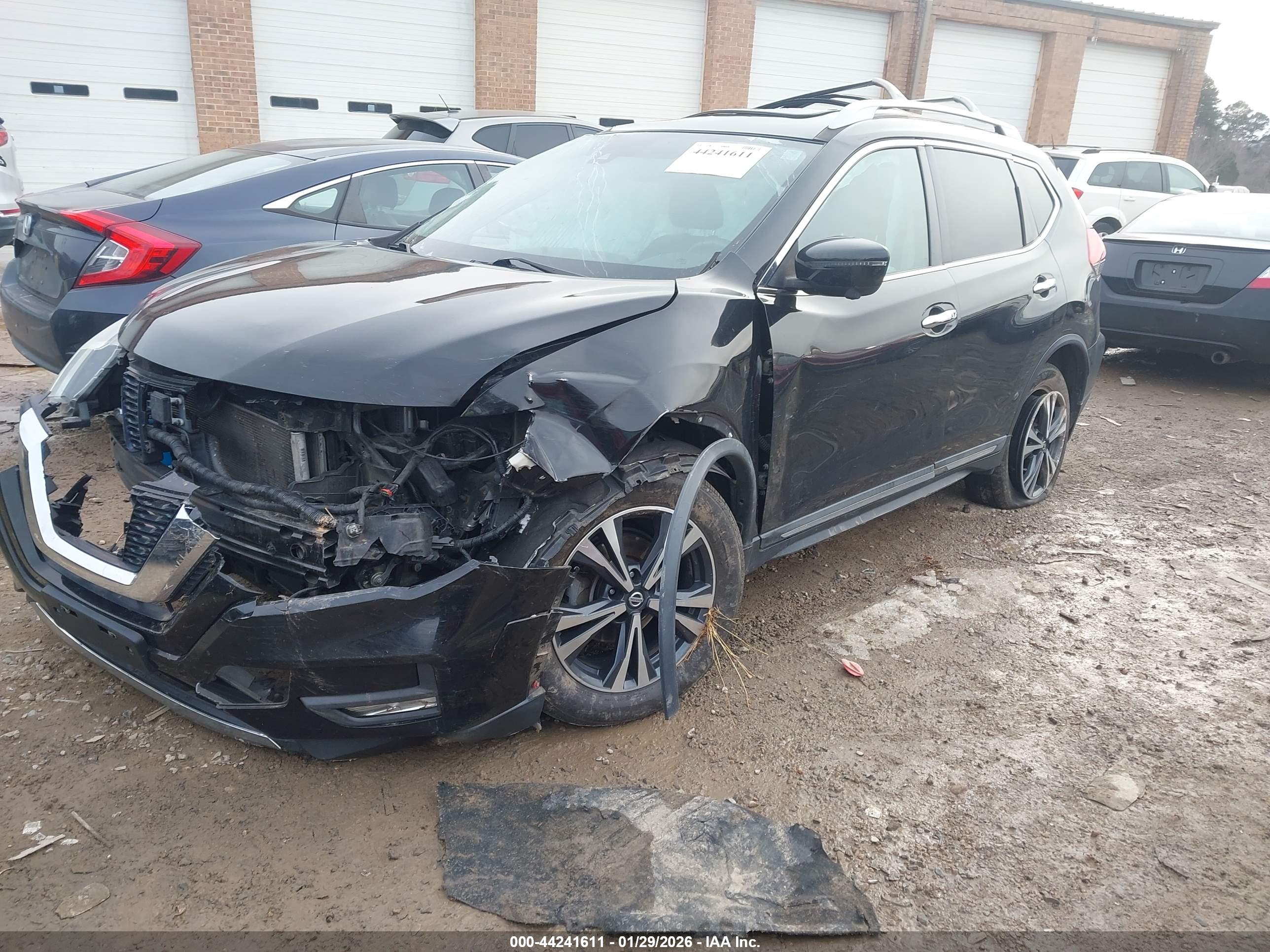 NISSAN ROGUE image 2
