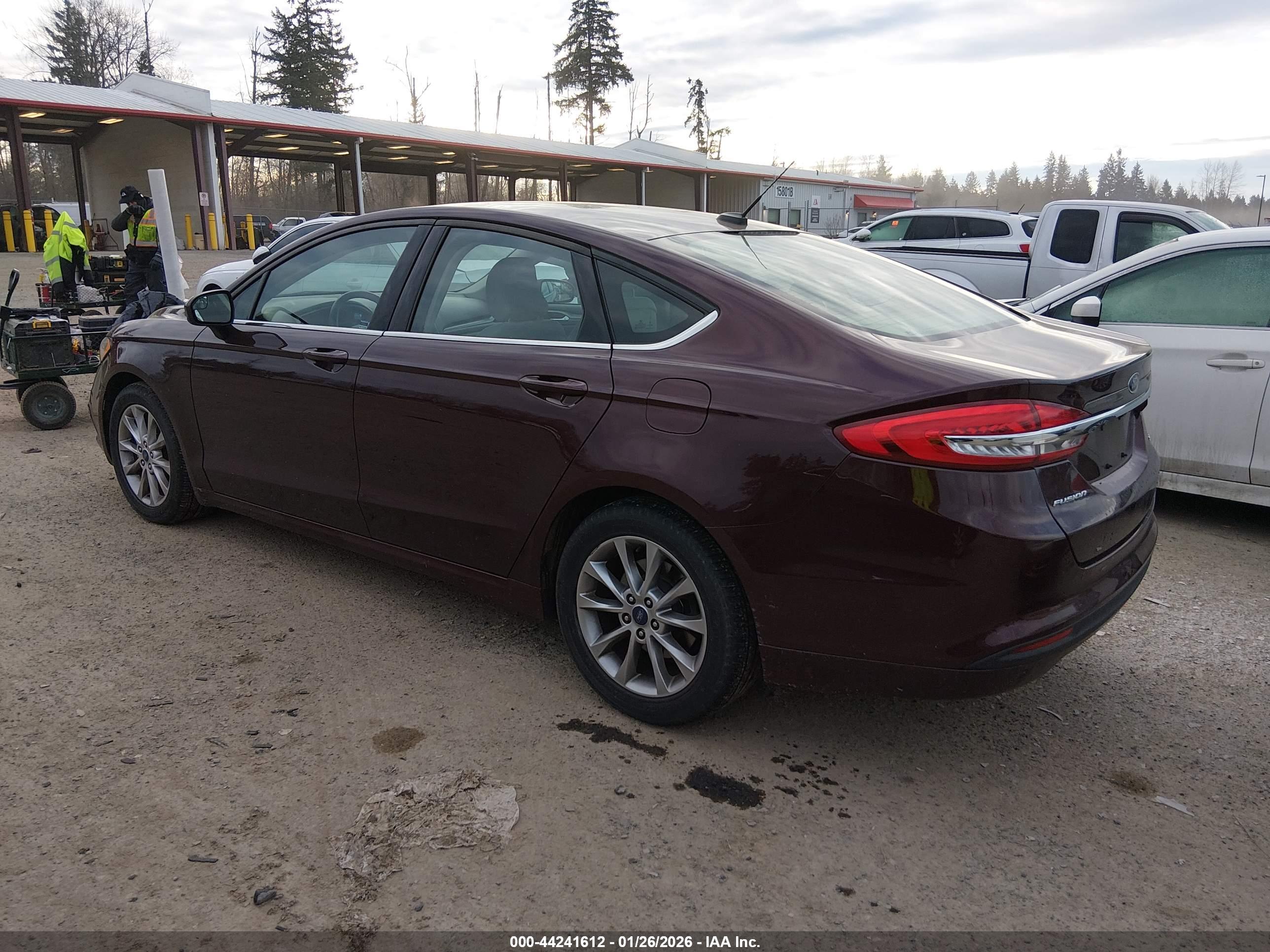 FORD FUSION image 3
