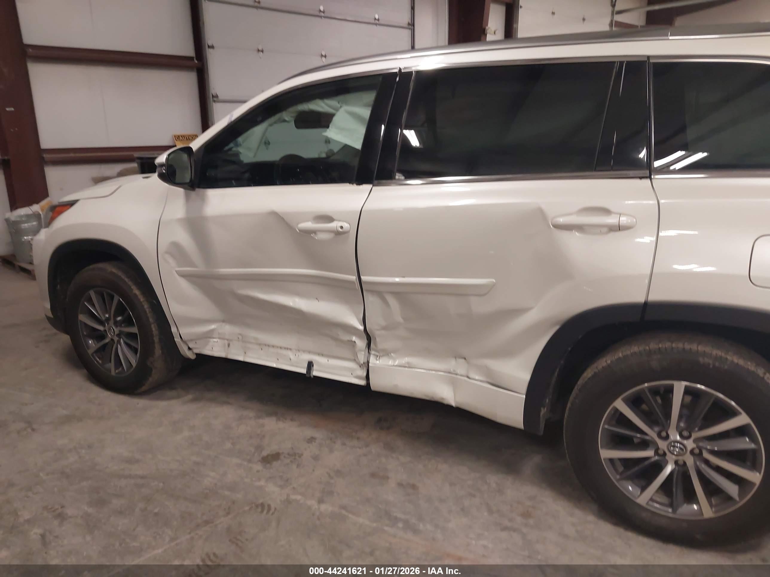 TOYOTA HIGHLANDER image 6