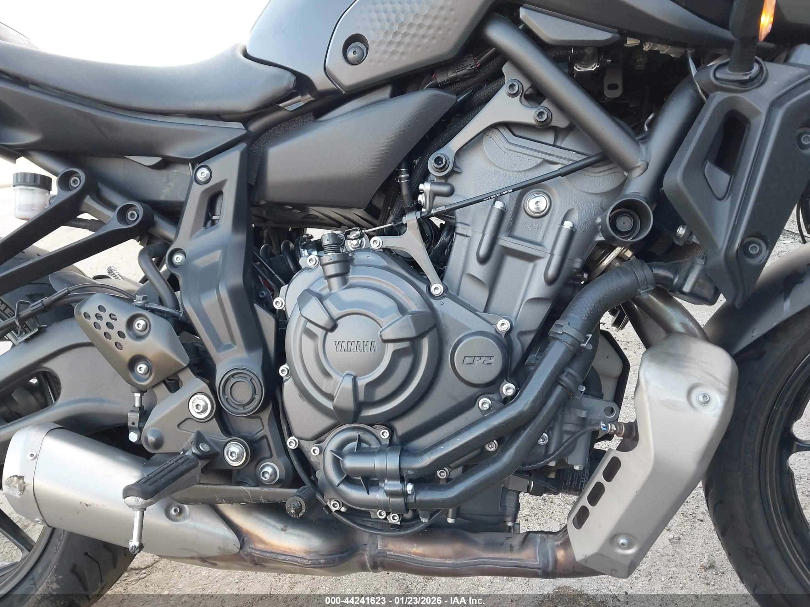 YAMAHA MT07 image 8