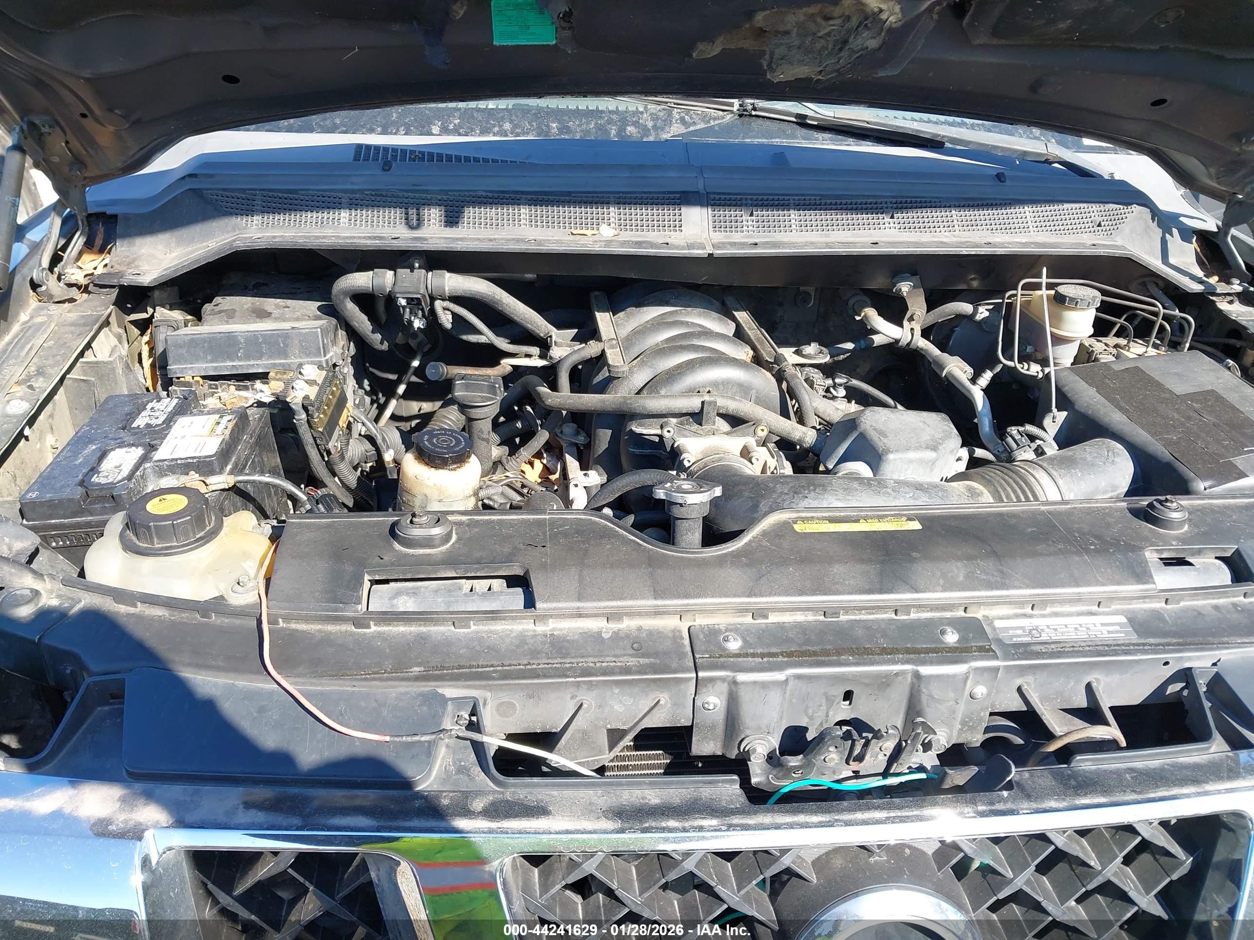 NISSAN TITAN image 10