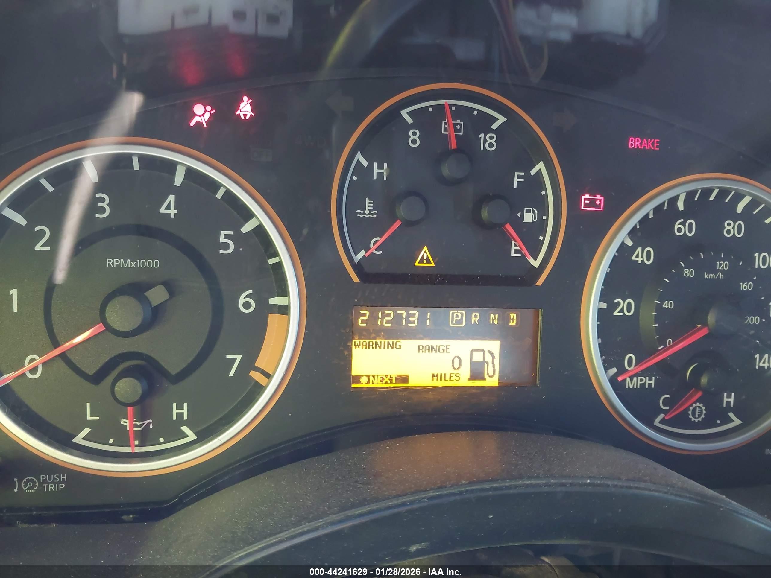 NISSAN TITAN image 7