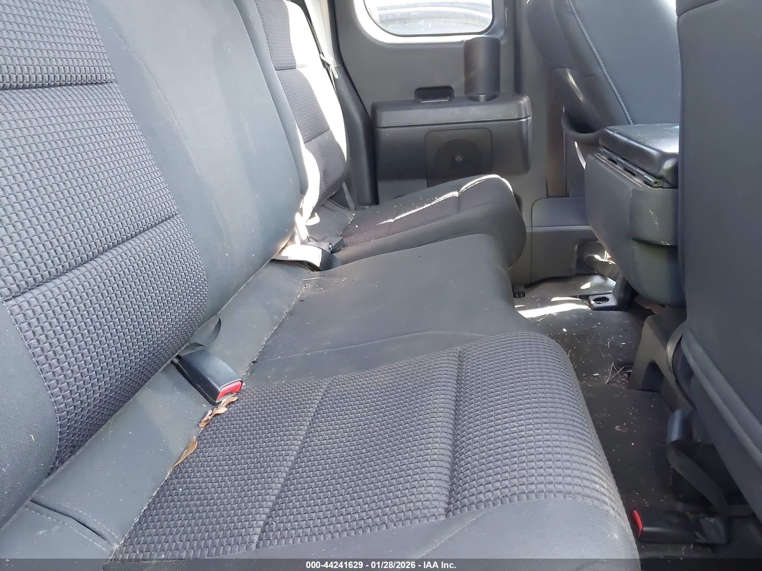 NISSAN TITAN image 8