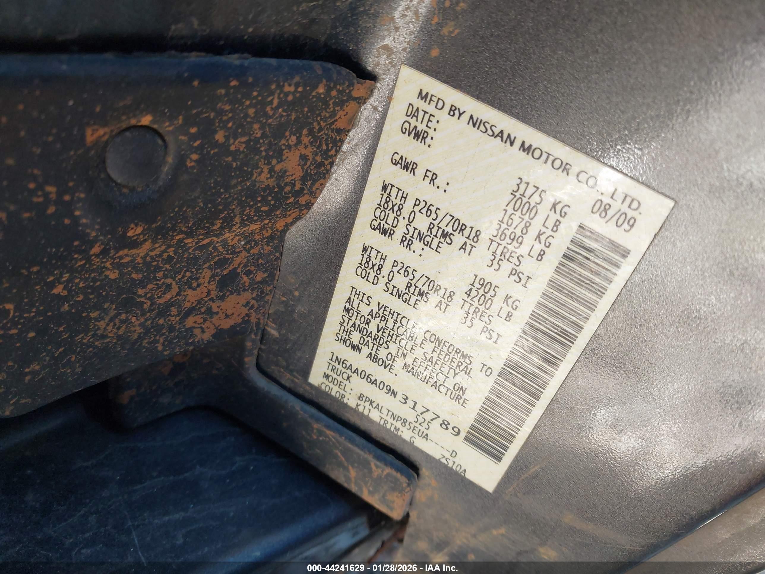 NISSAN TITAN image 9