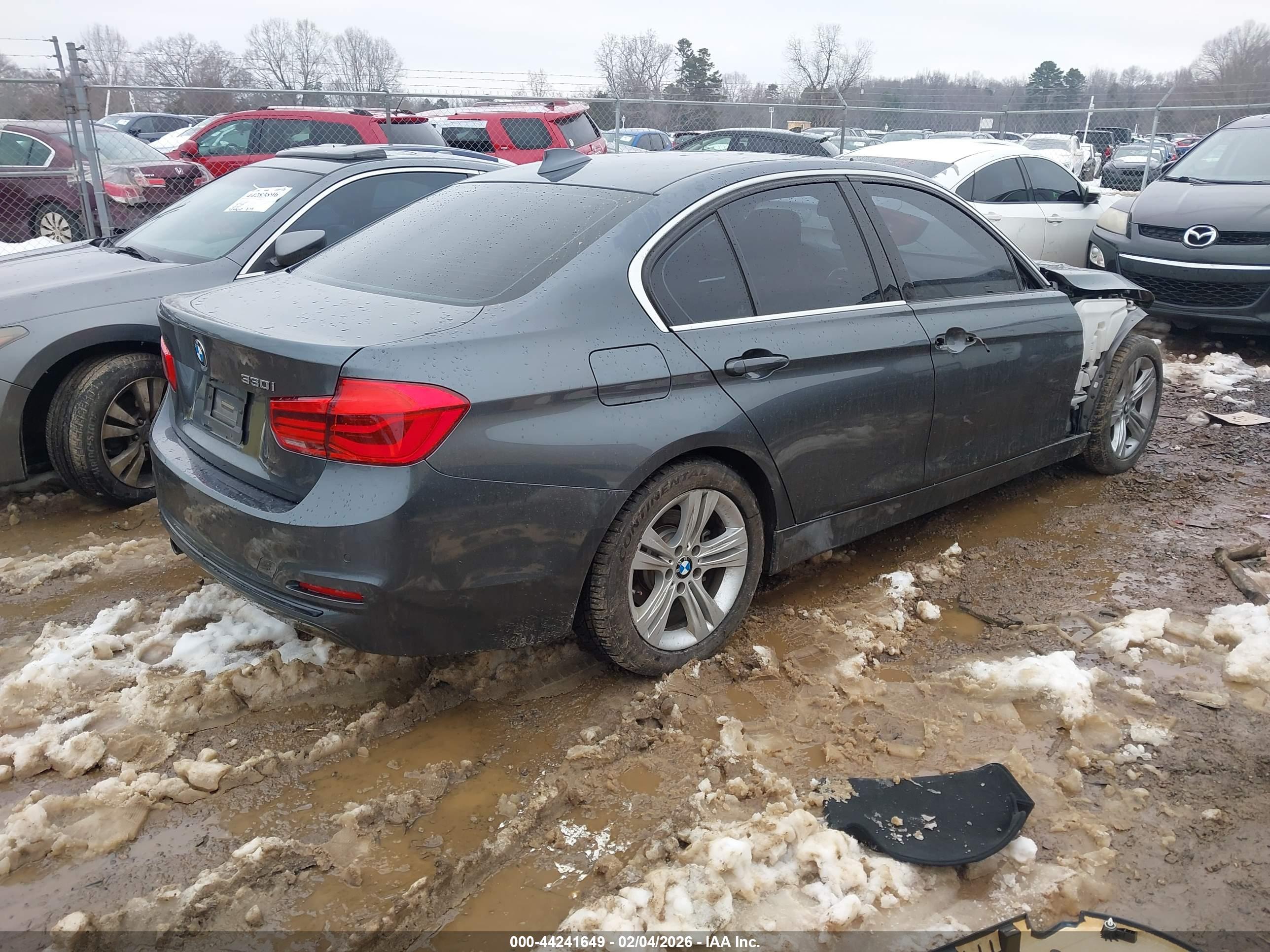 BMW 330I image 4