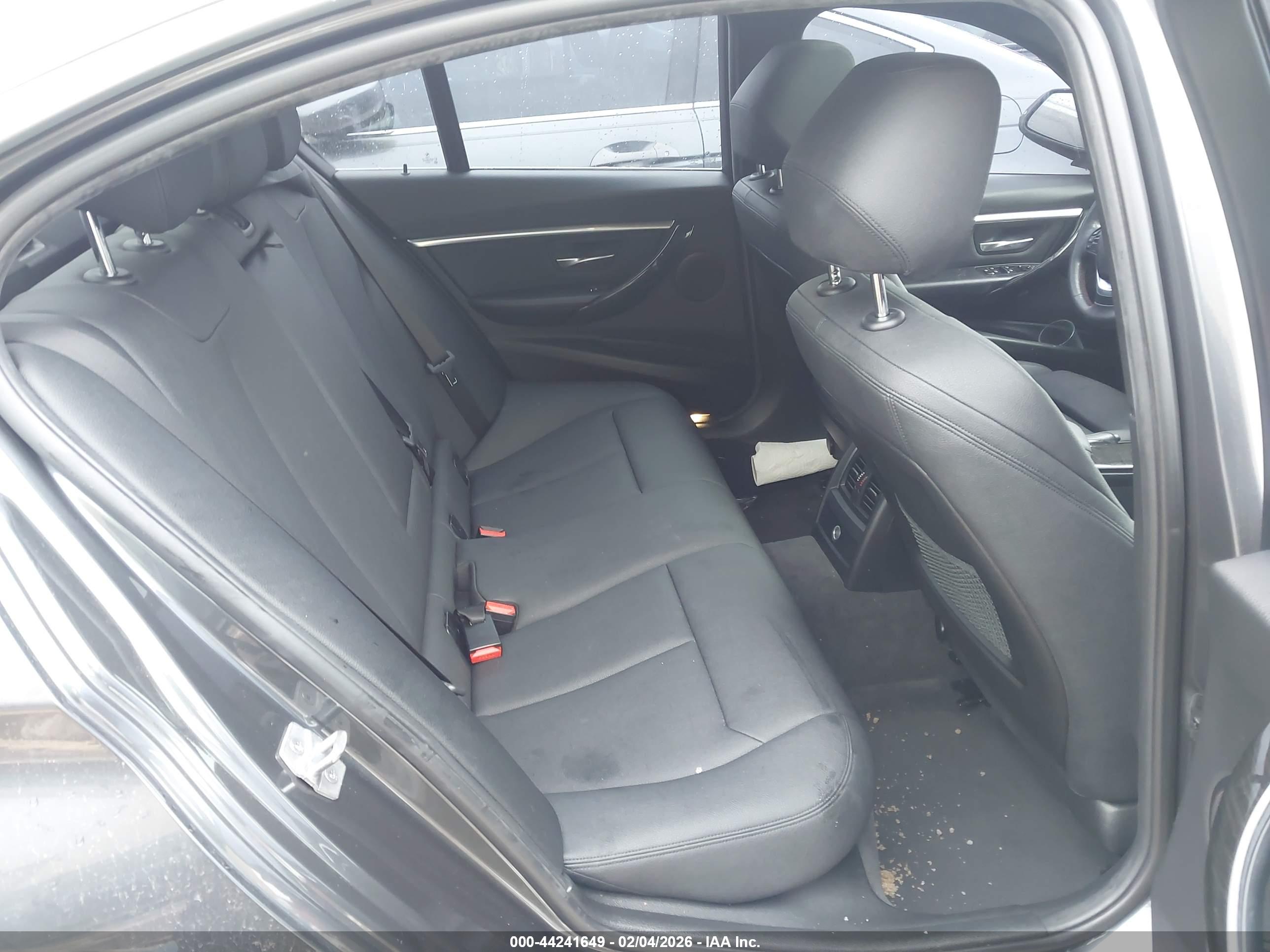 BMW 330I image 8