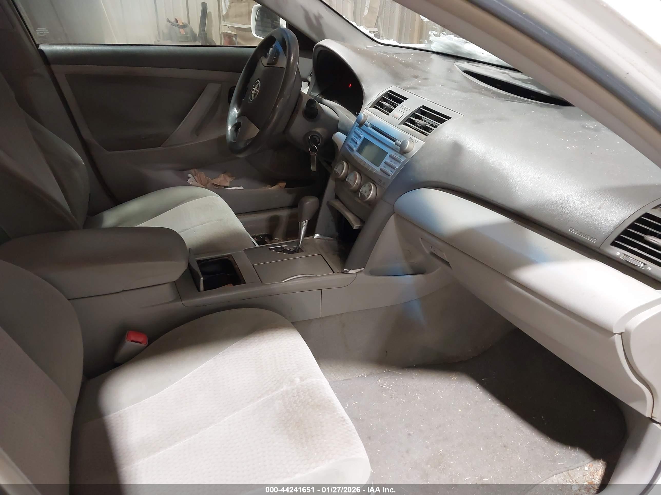 TOYOTA CAMRY image 5