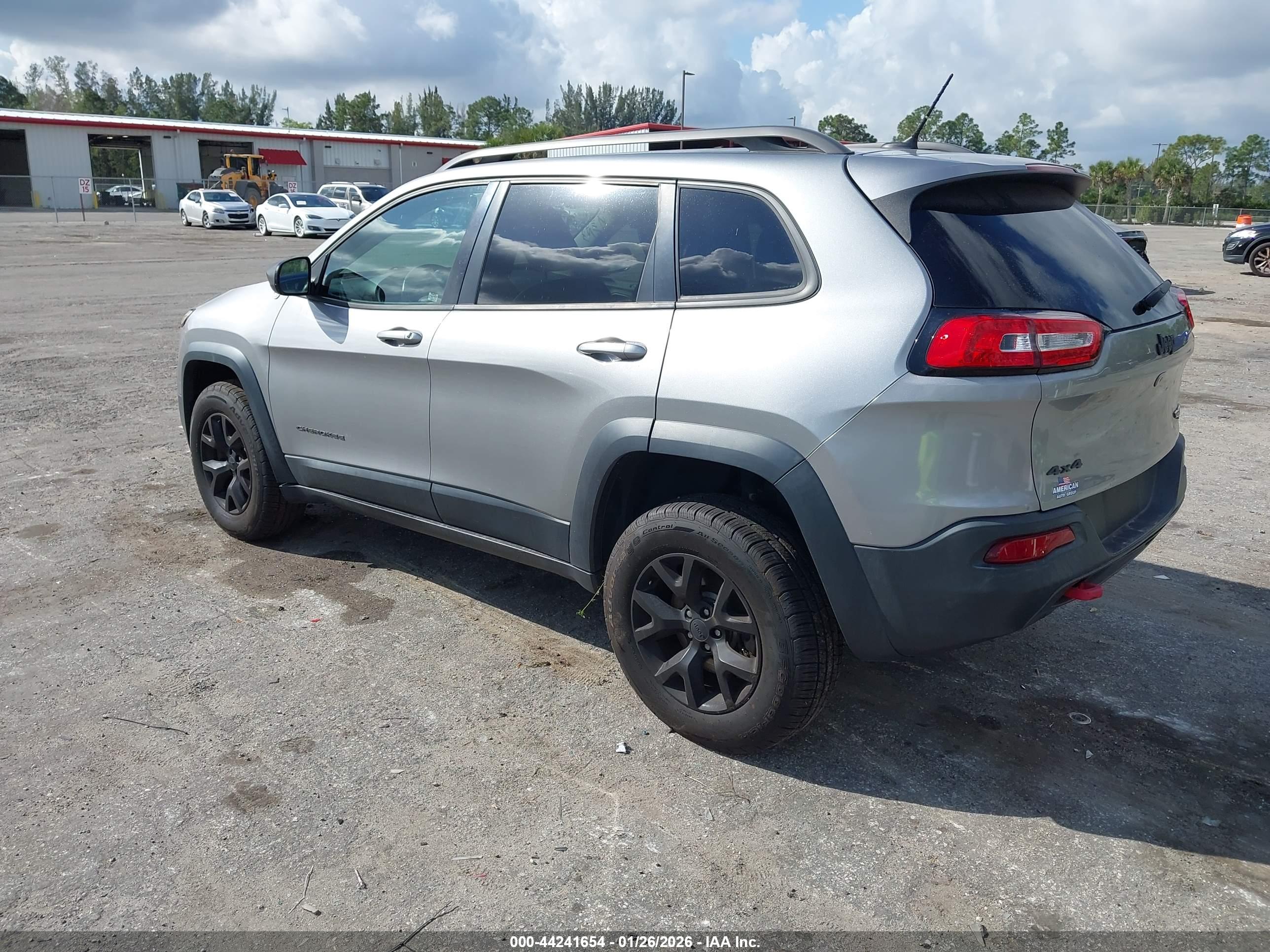JEEP CHEROKEE image 3