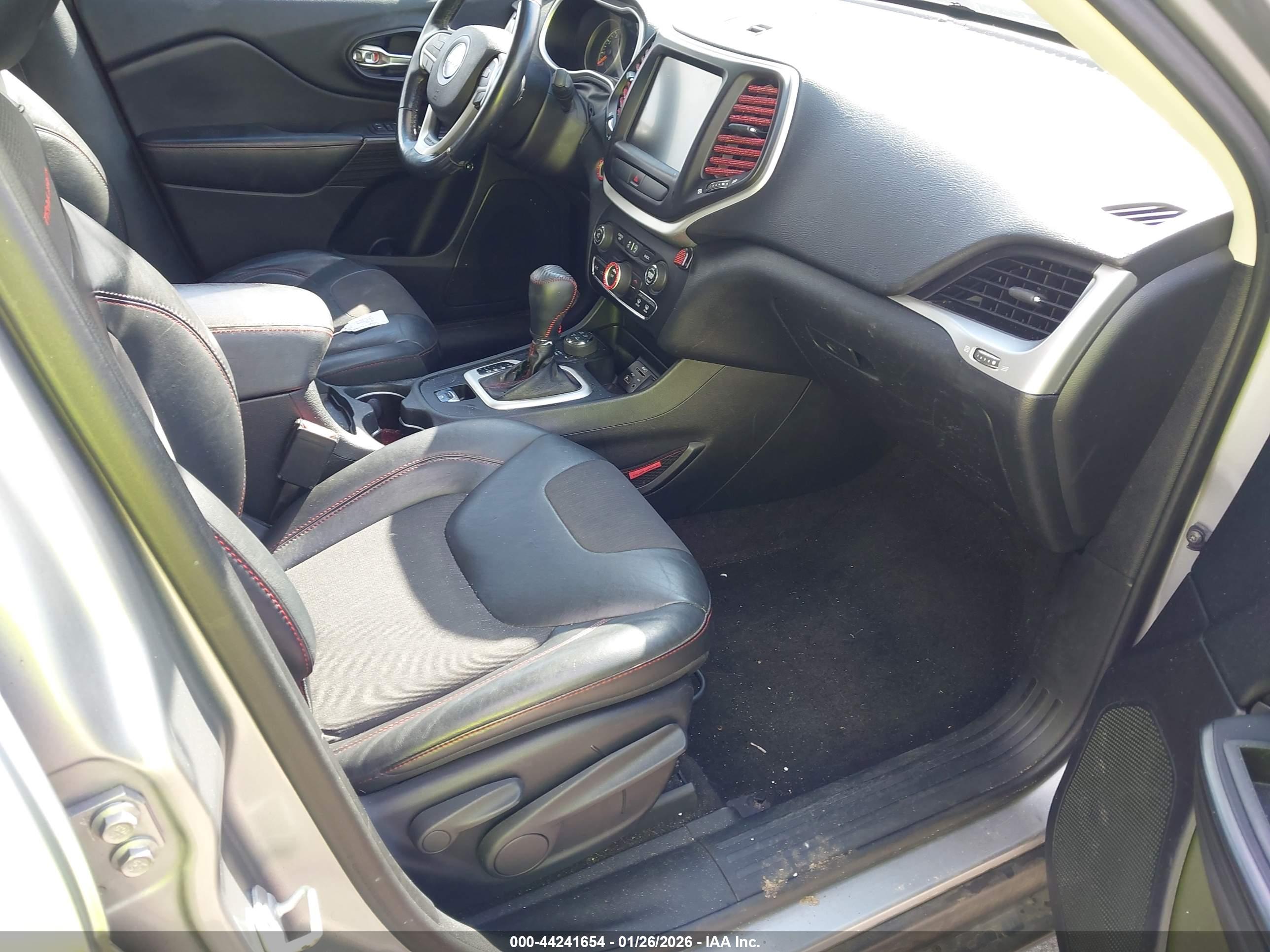 JEEP CHEROKEE image 5