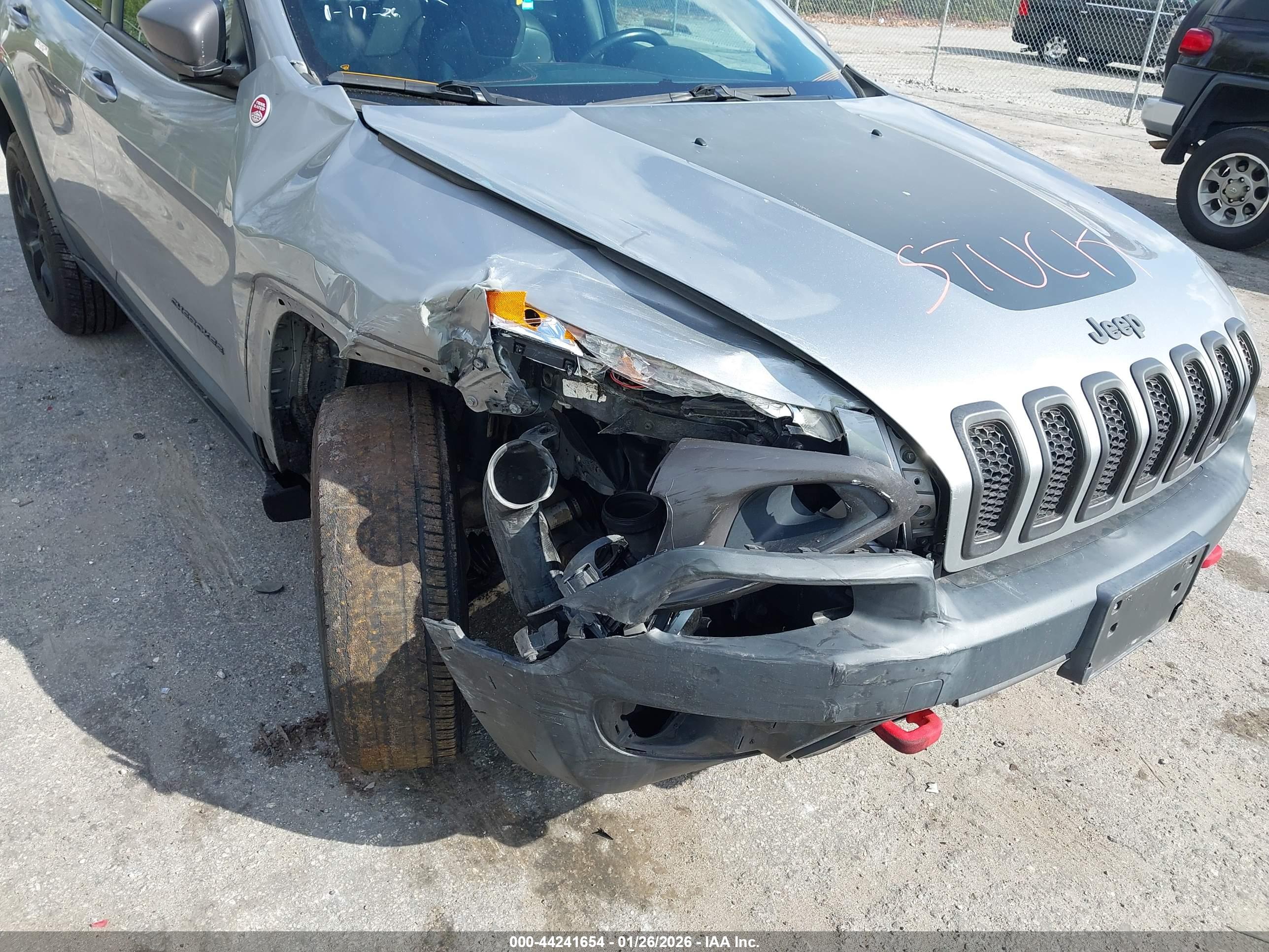 JEEP CHEROKEE image 6