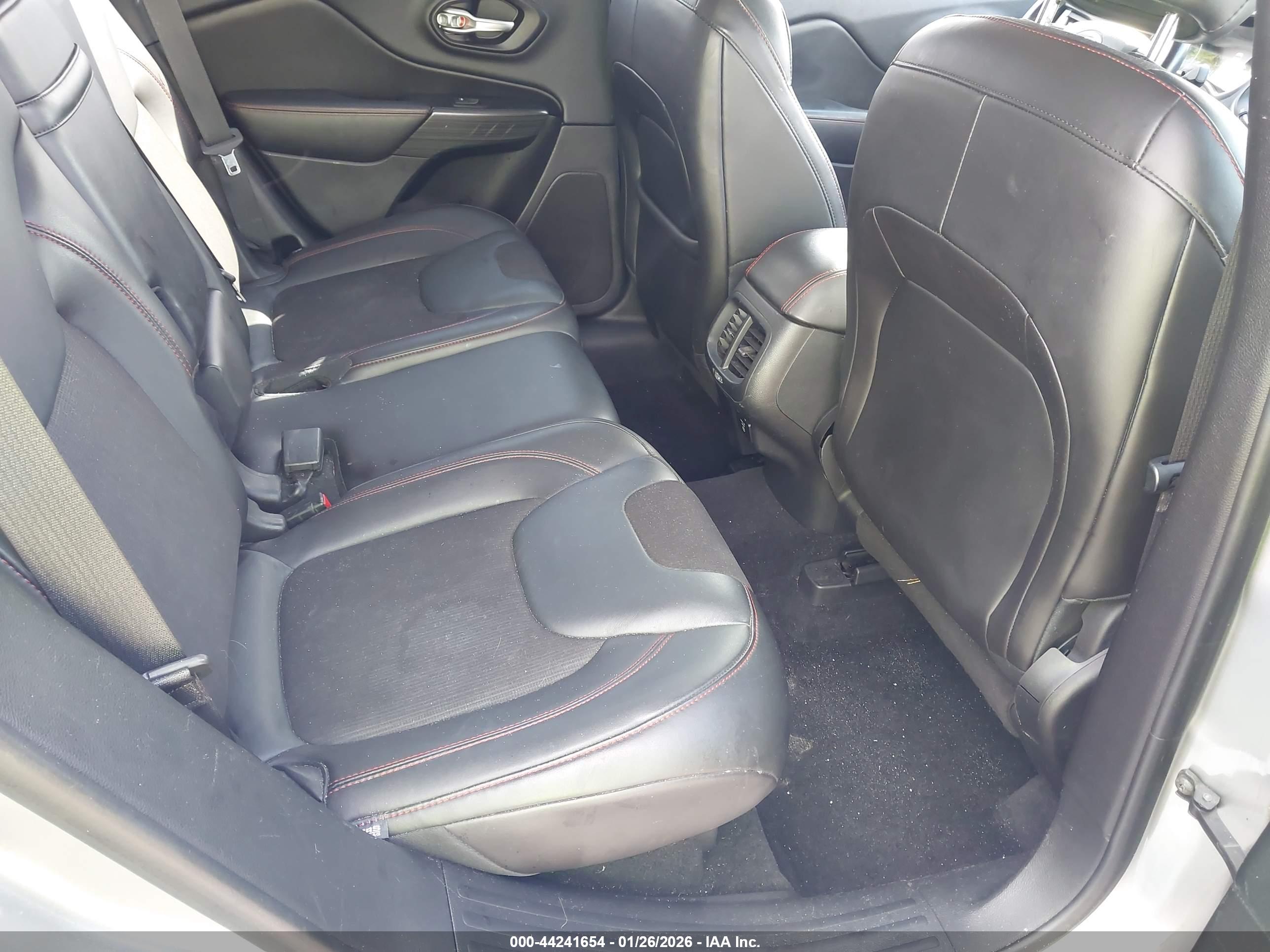 JEEP CHEROKEE image 8