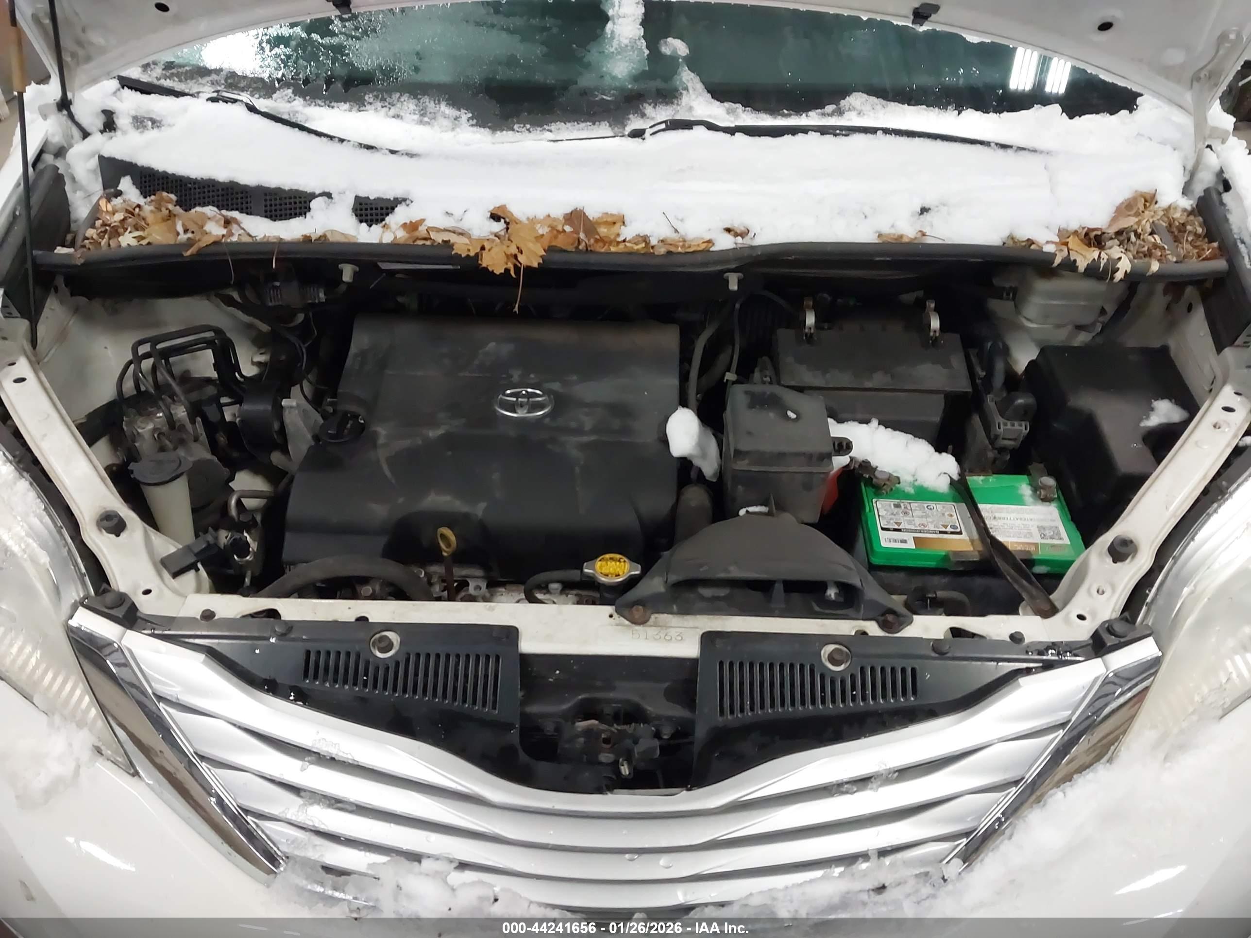 TOYOTA SIENNA image 10