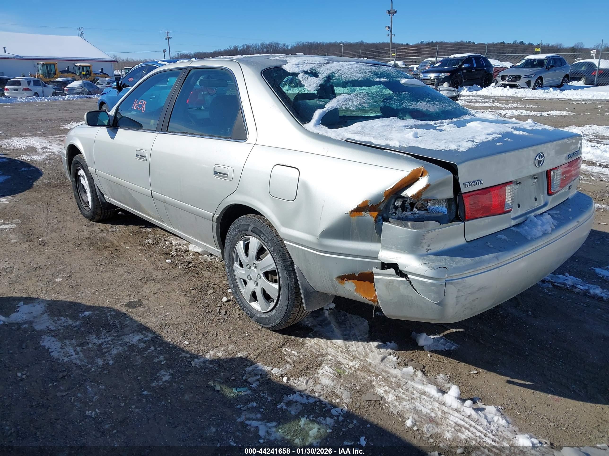TOYOTA CAMRY image 3