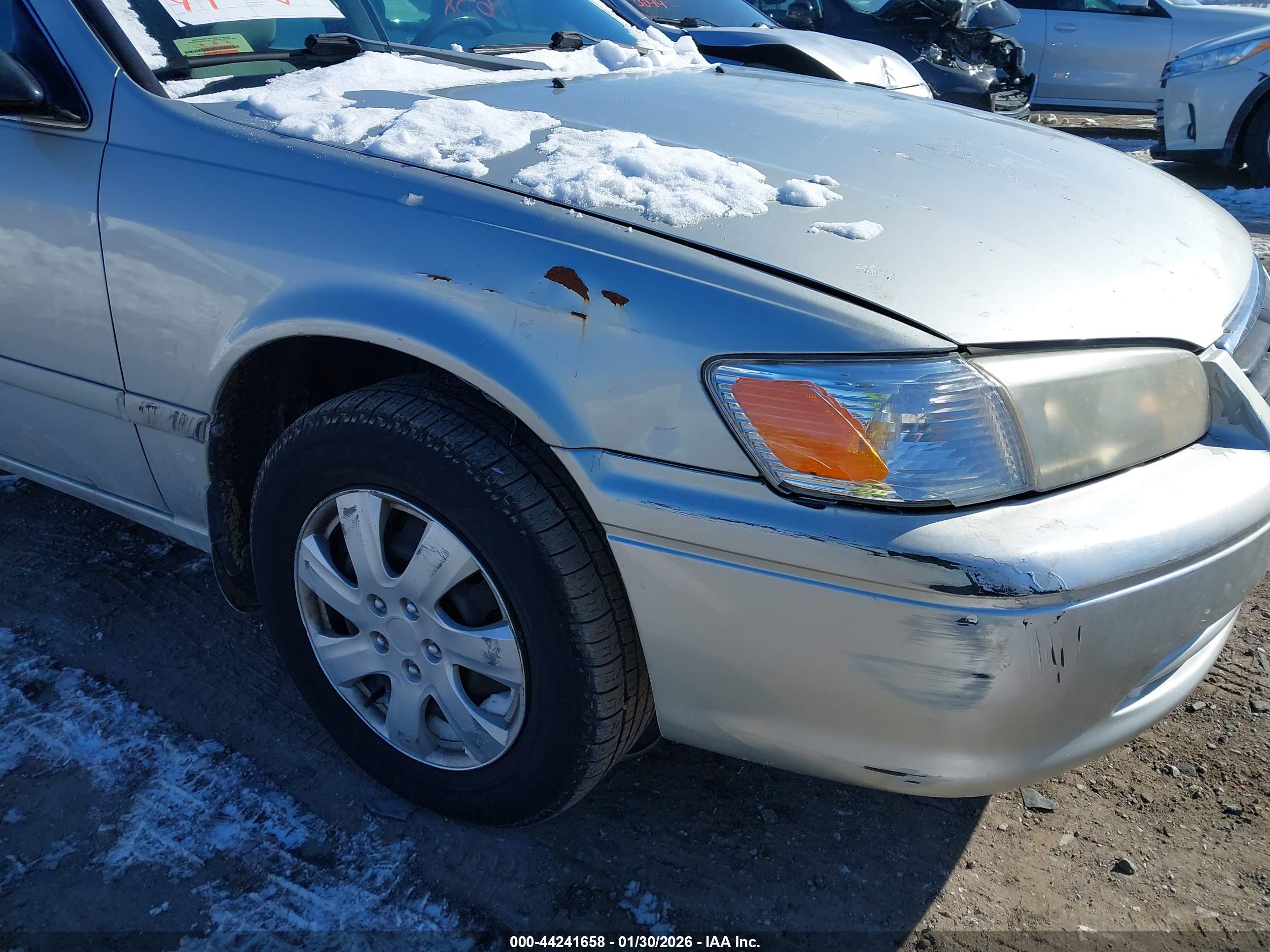 TOYOTA CAMRY image 6