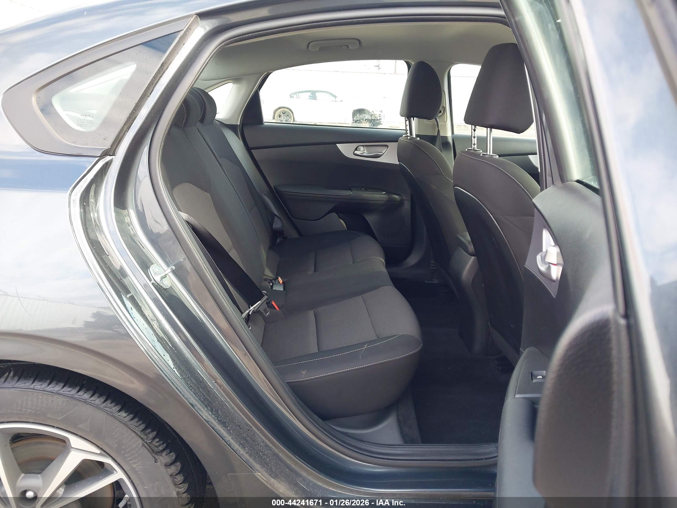 KIA FORTE image 8