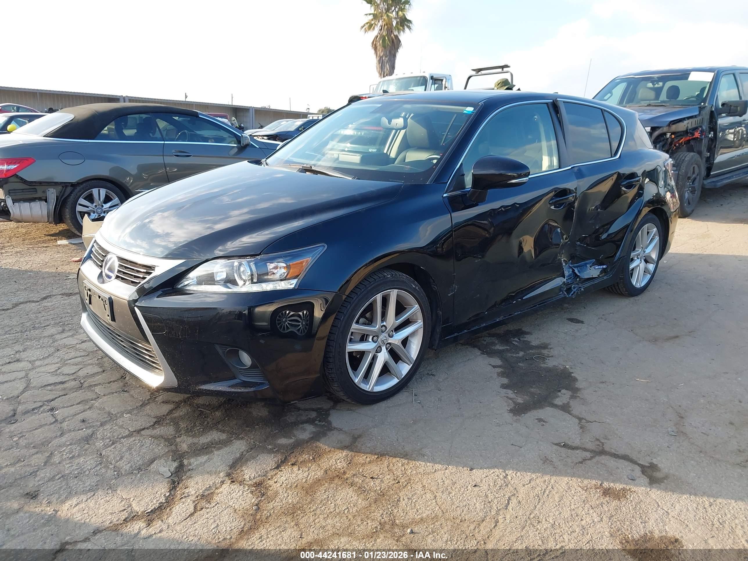 LEXUS CT image 2