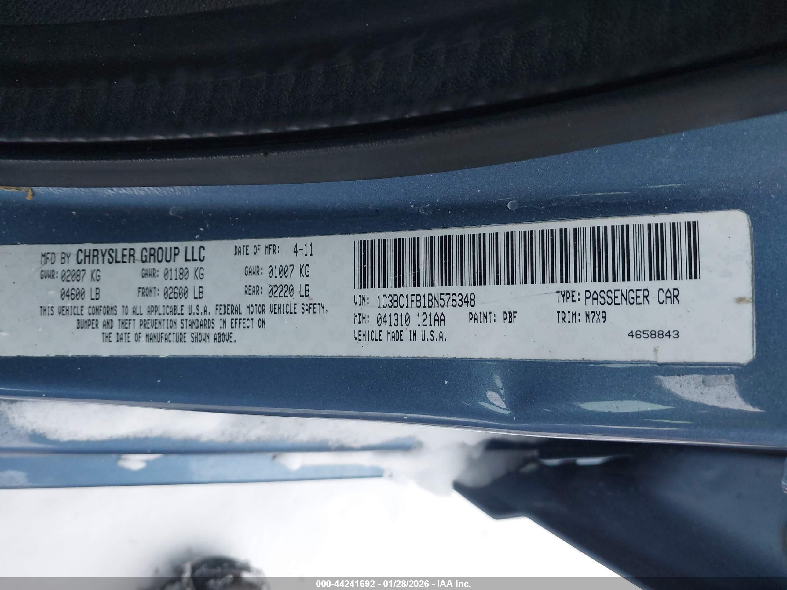 CHRYSLER 200 image 9