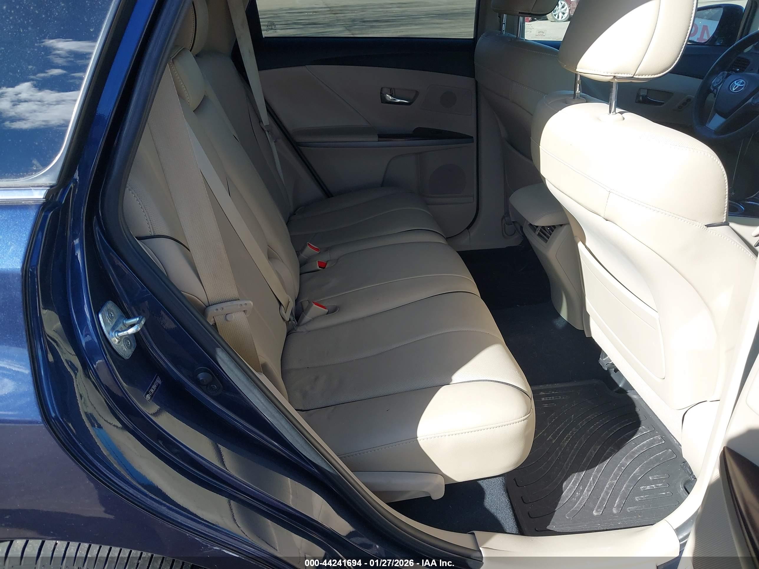 TOYOTA VENZA image 8