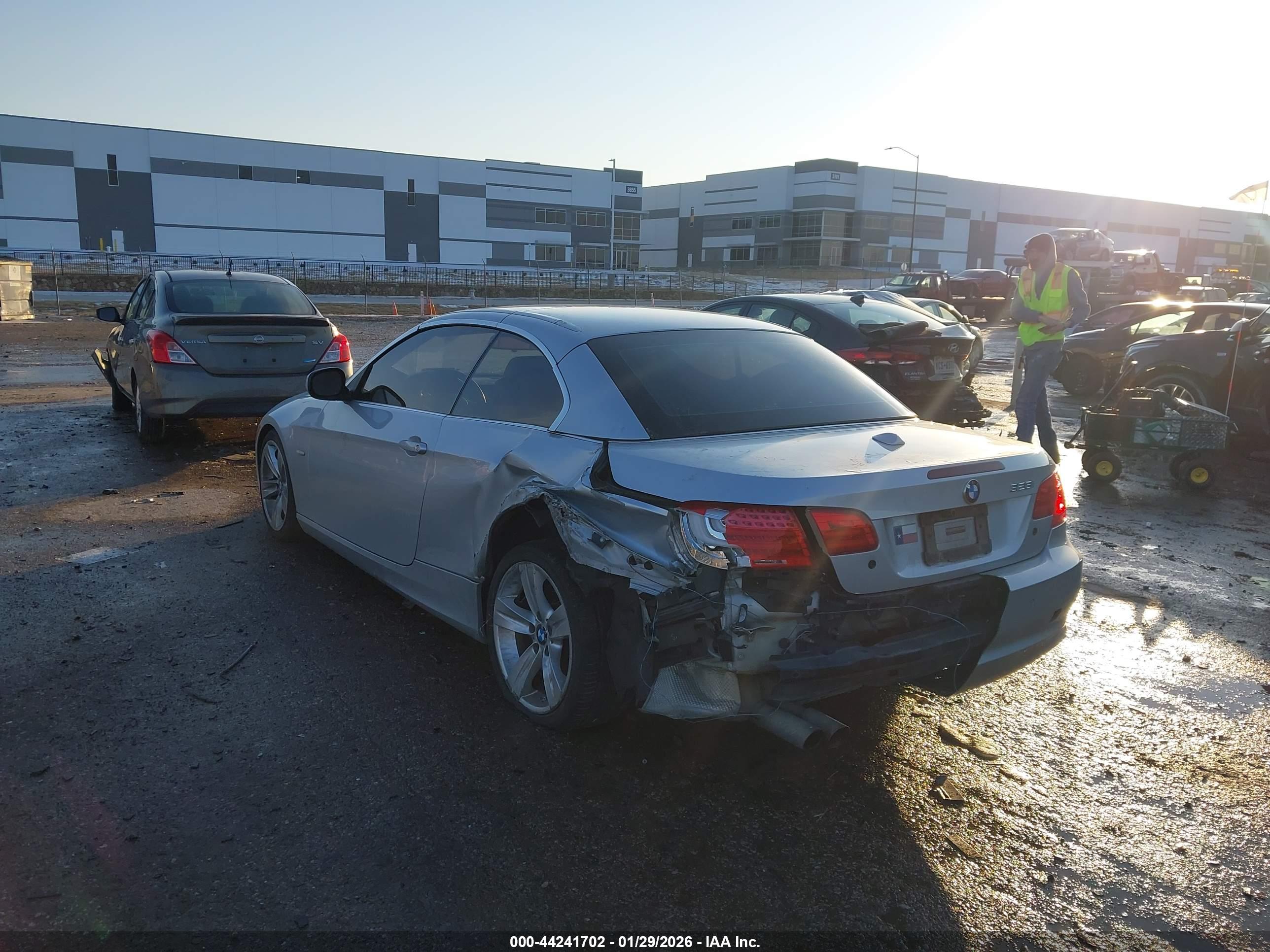 BMW 328I image 3