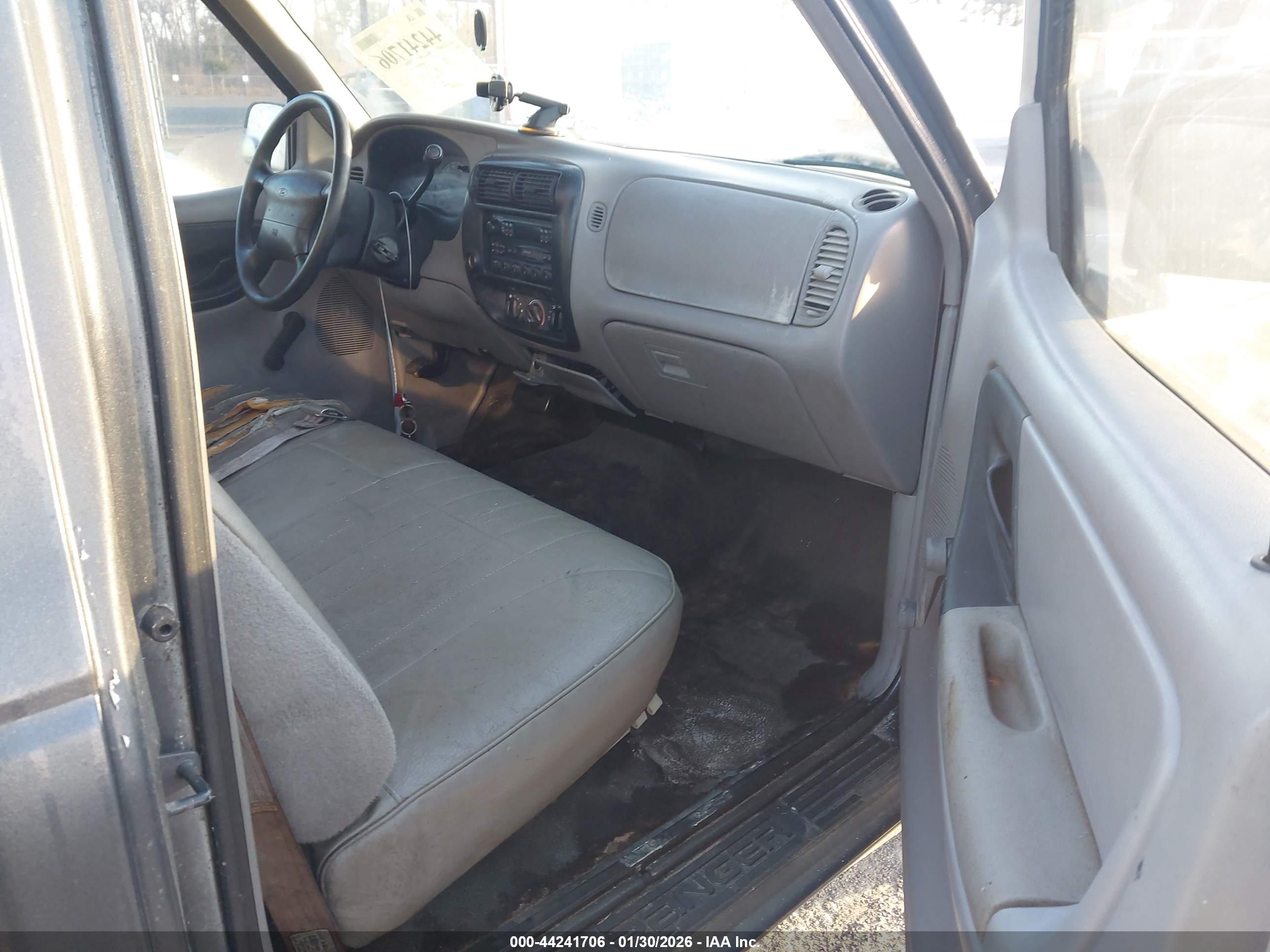 FORD RANGER image 8