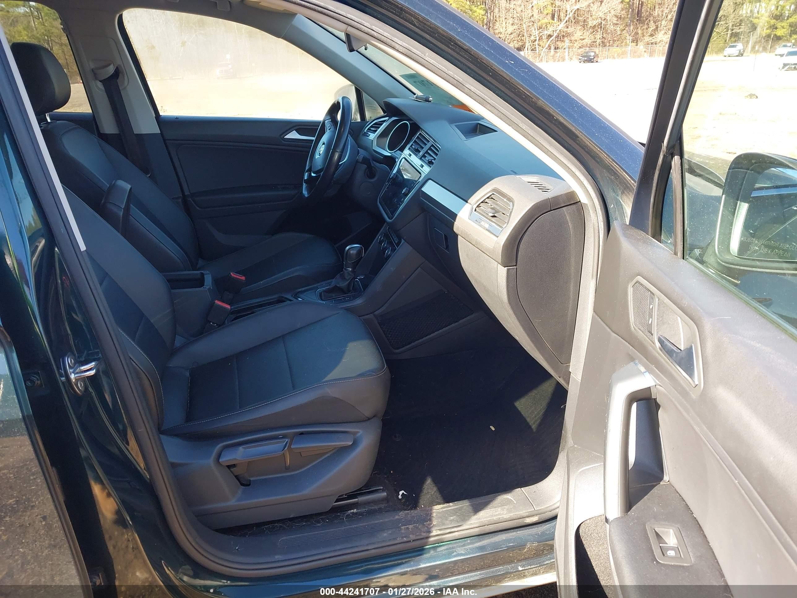 VOLKSWAGEN TIGUAN image 5