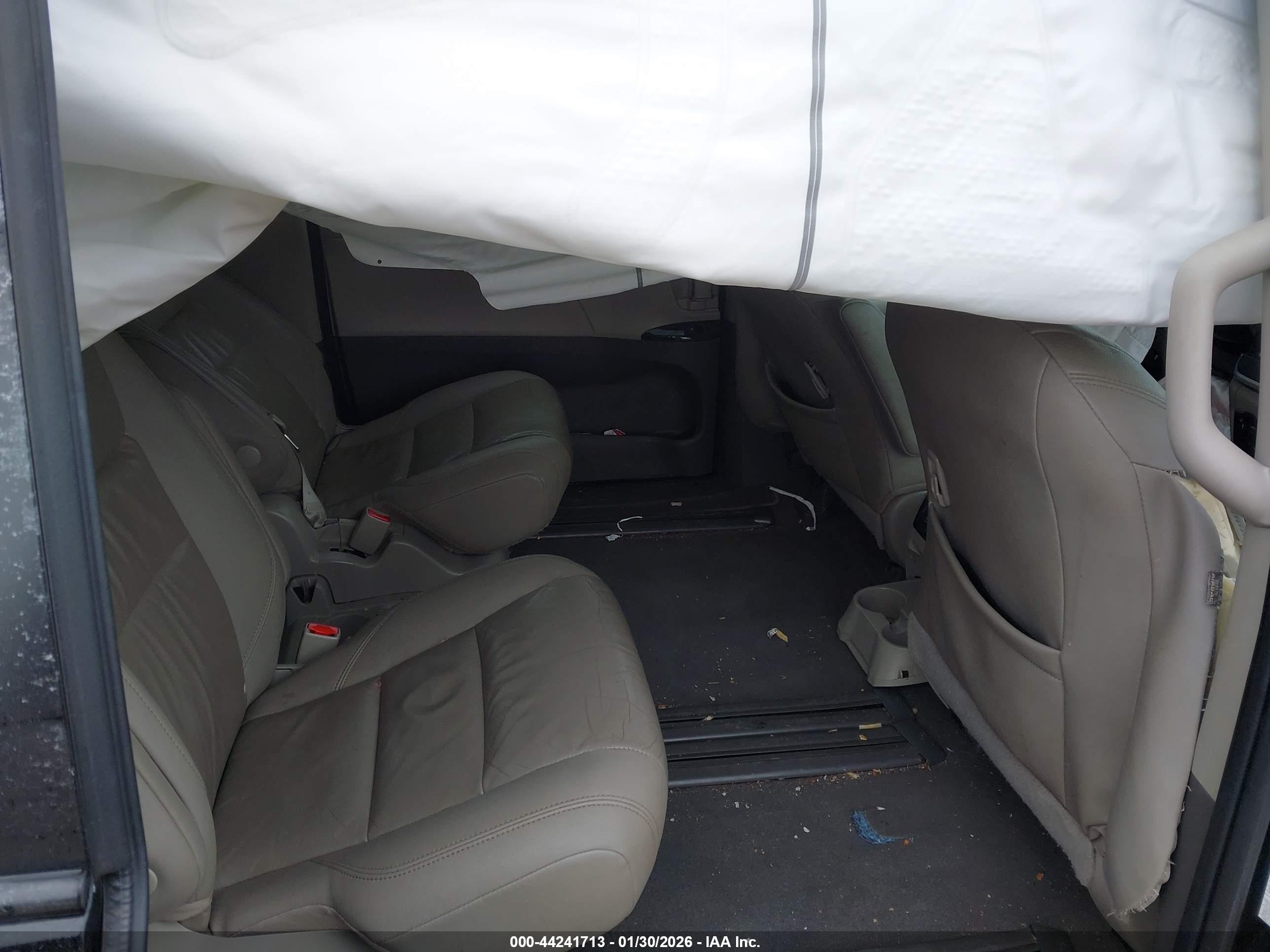 TOYOTA SIENNA image 8
