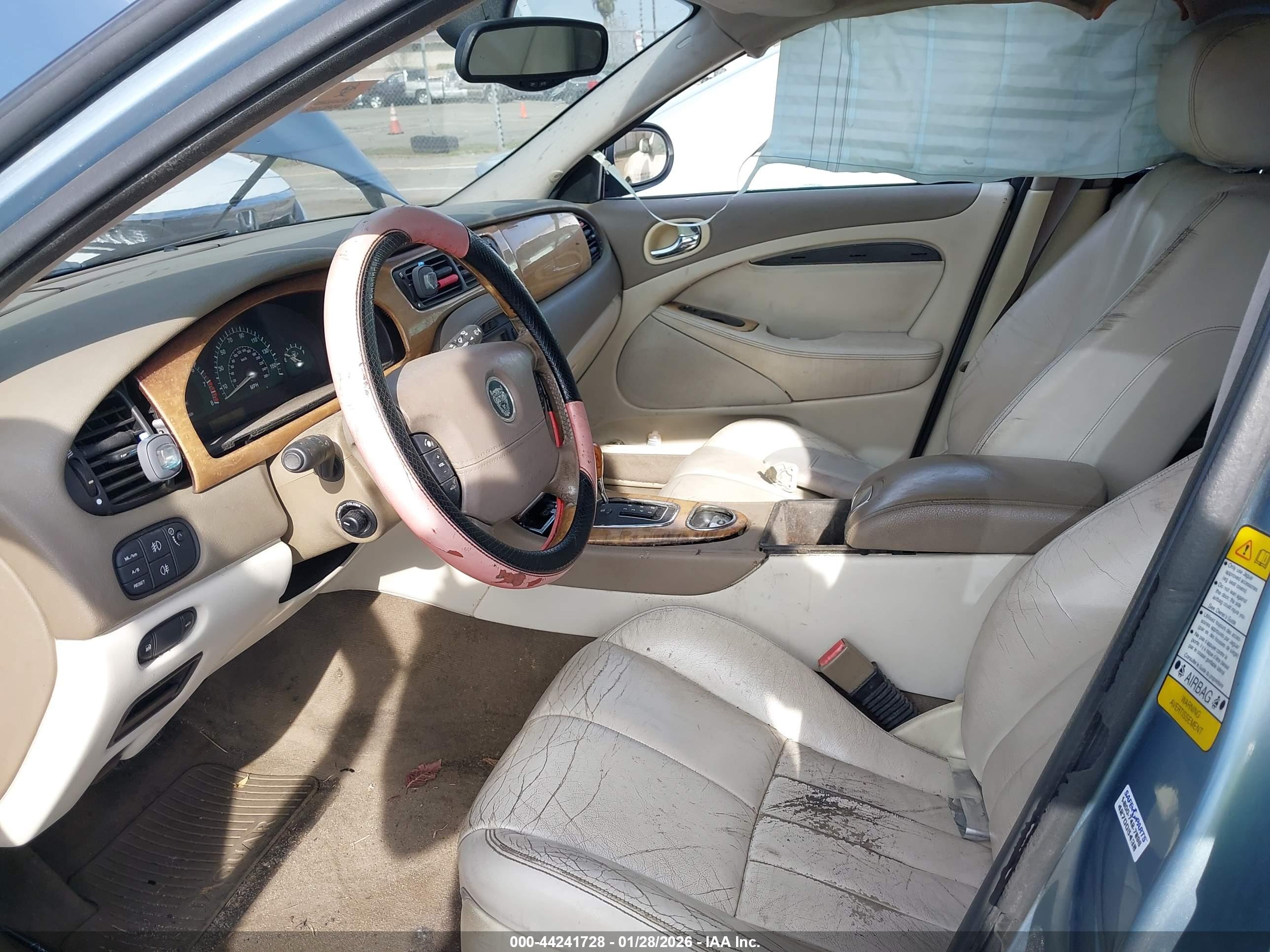 JAGUAR S-TYPE image 5