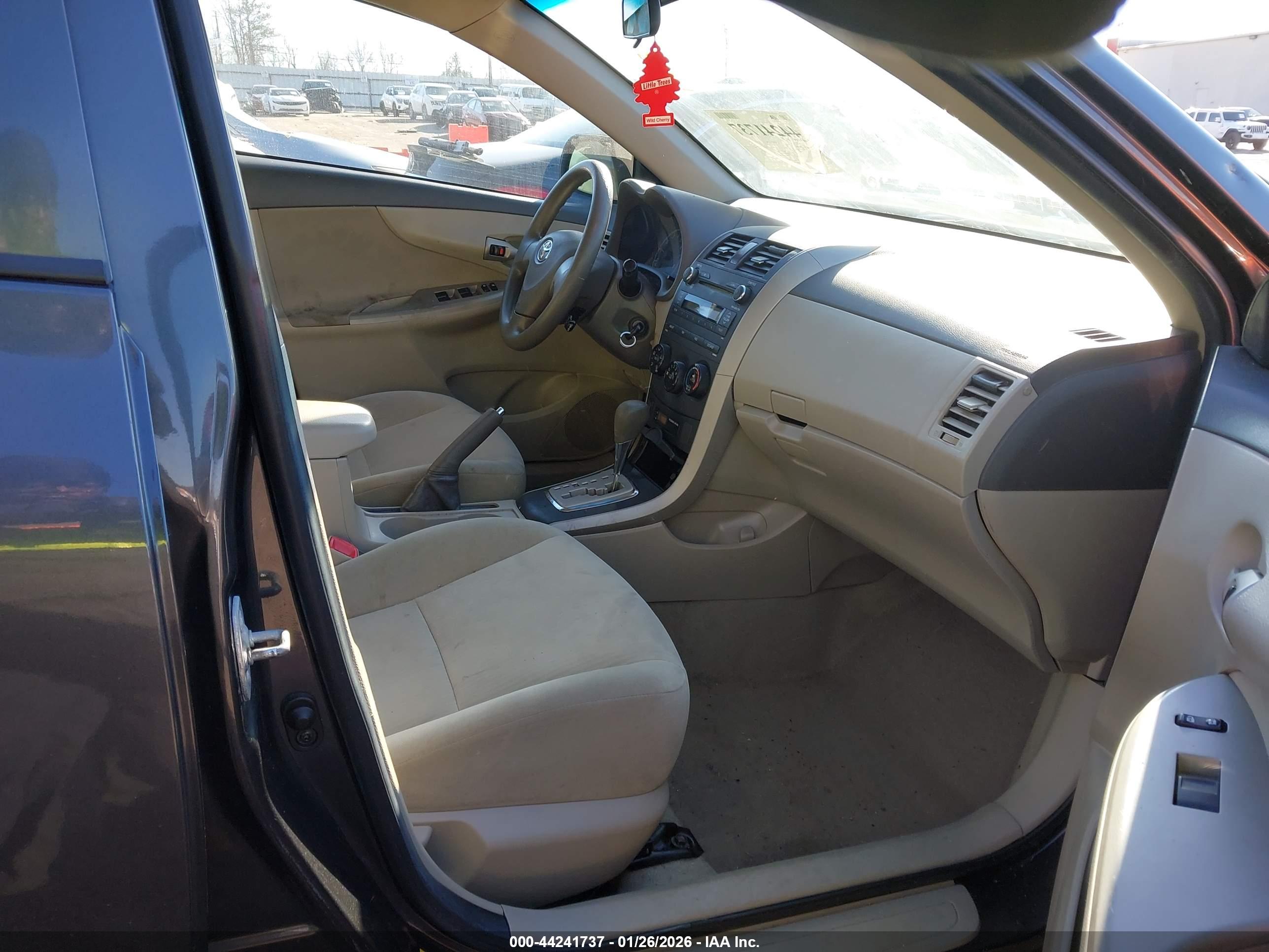 TOYOTA COROLLA image 5