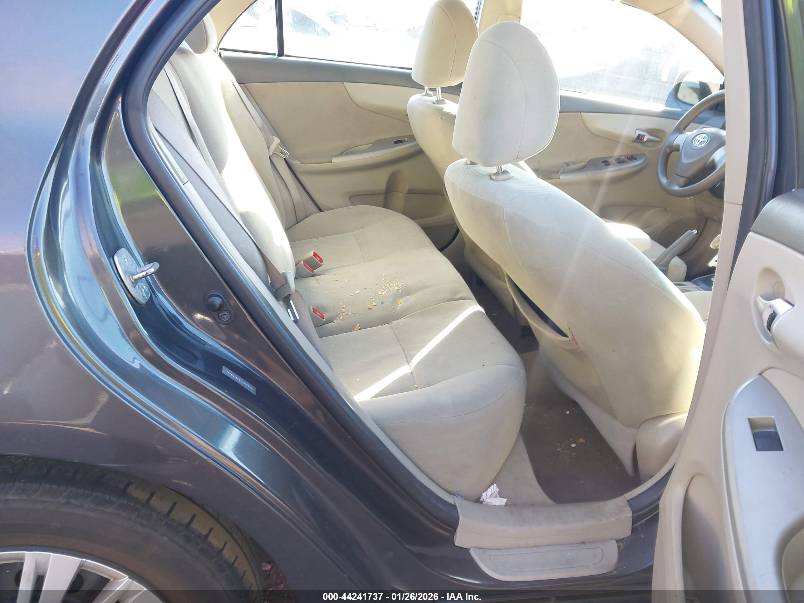 TOYOTA COROLLA image 8