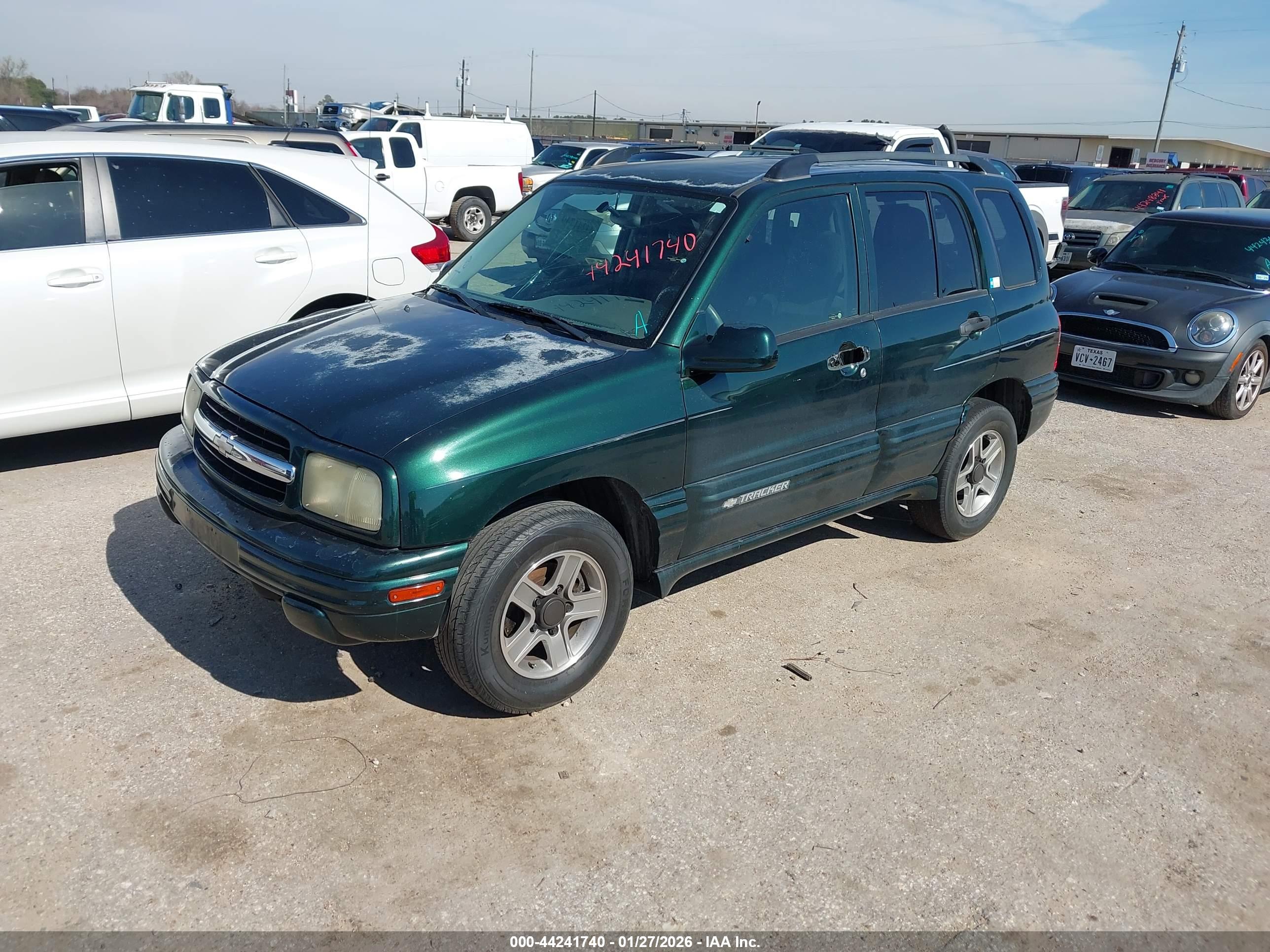 CHEVROLET TRACKER image 2