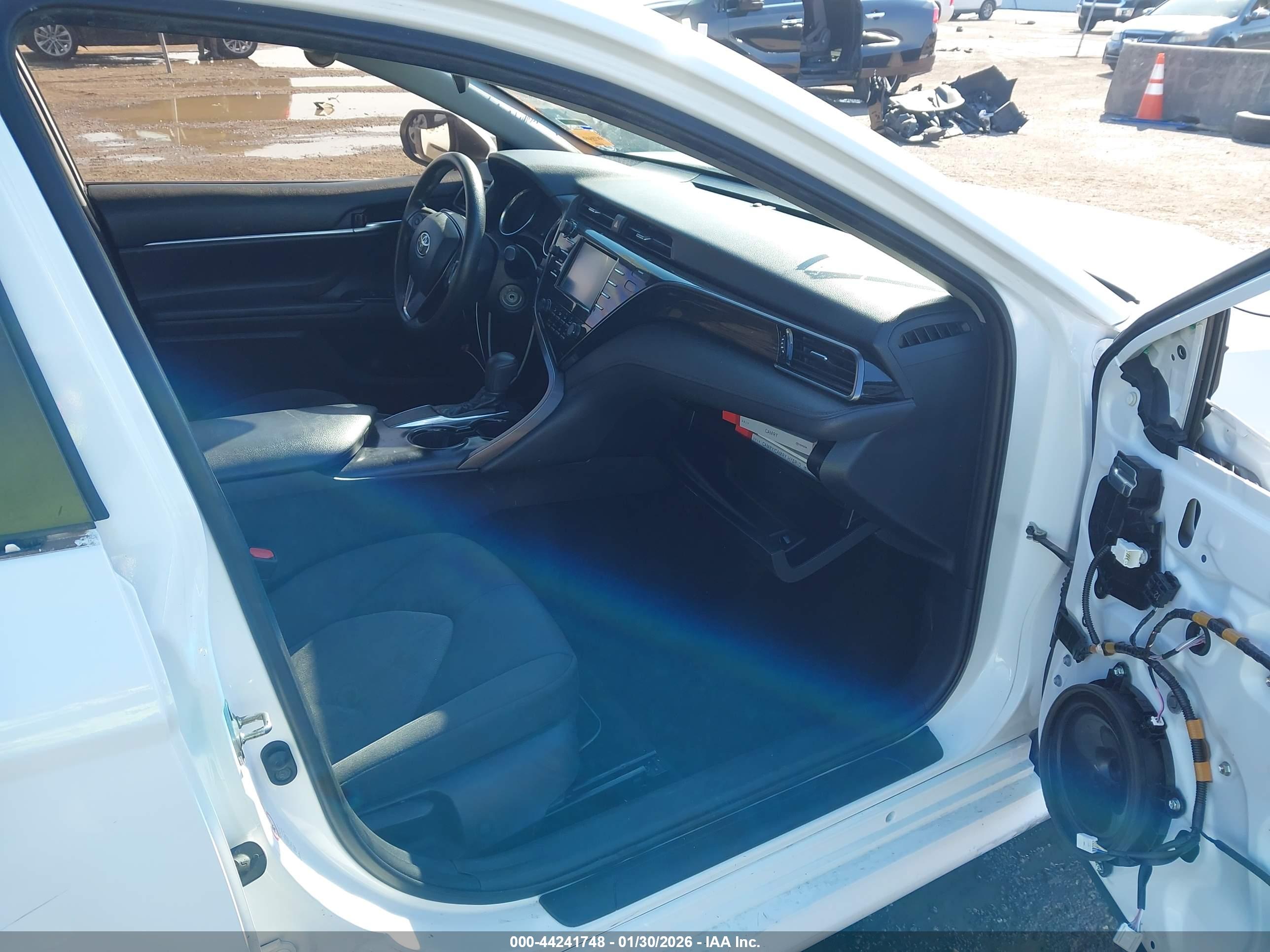 TOYOTA CAMRY image 5