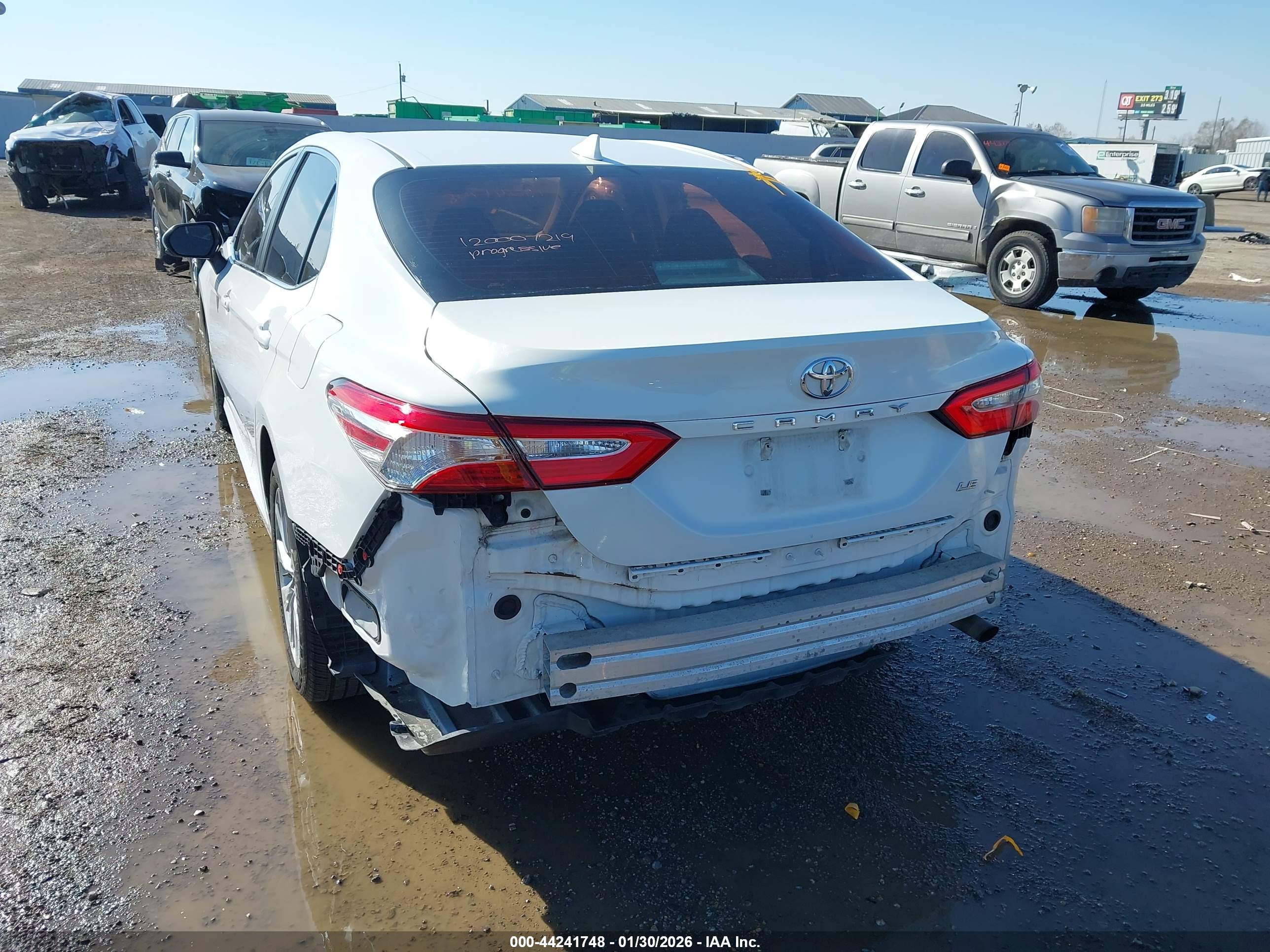 TOYOTA CAMRY image 6