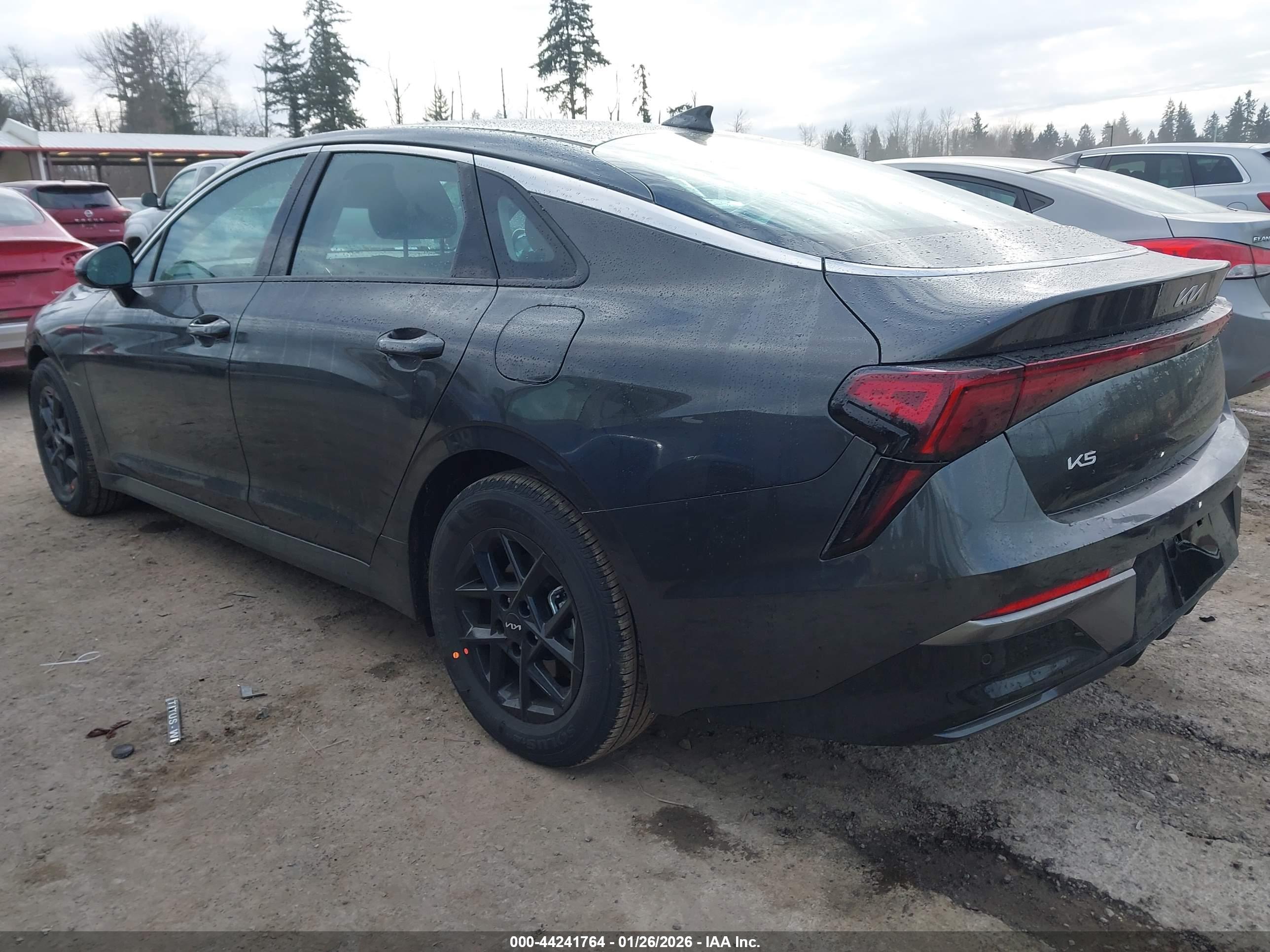 KIA K5 image 3