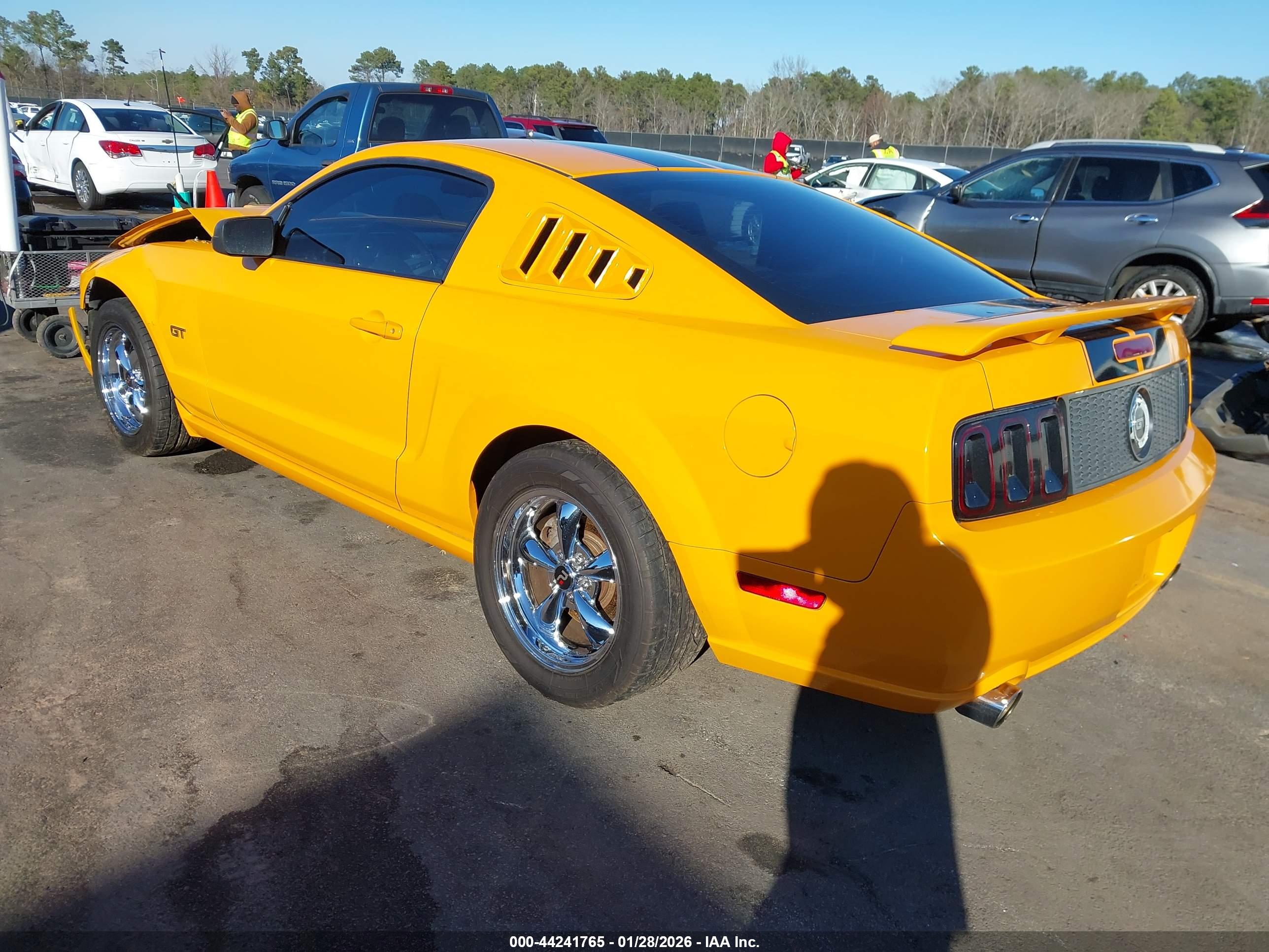 FORD MUSTANG image 3