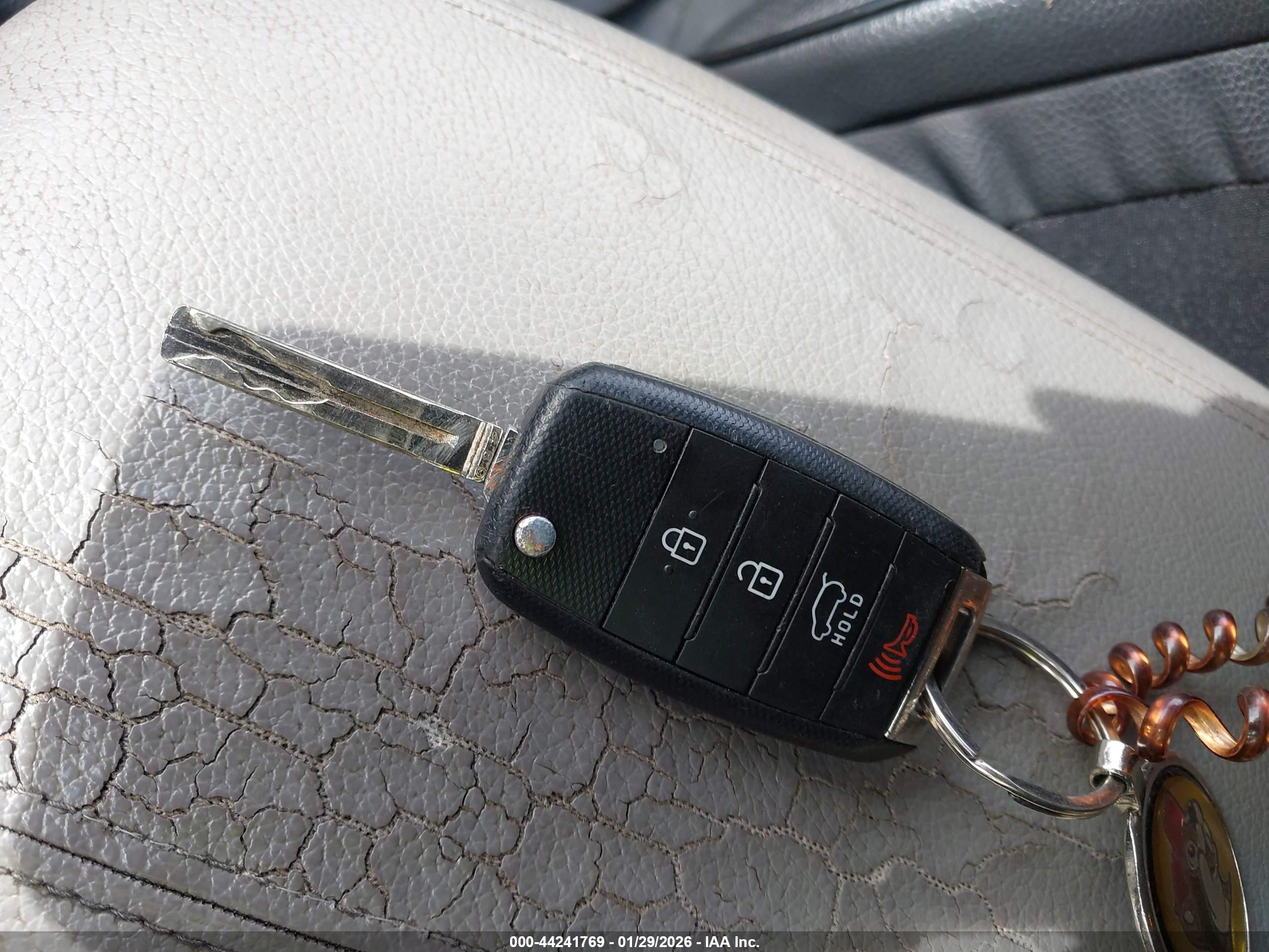 KIA SORENTO image 11