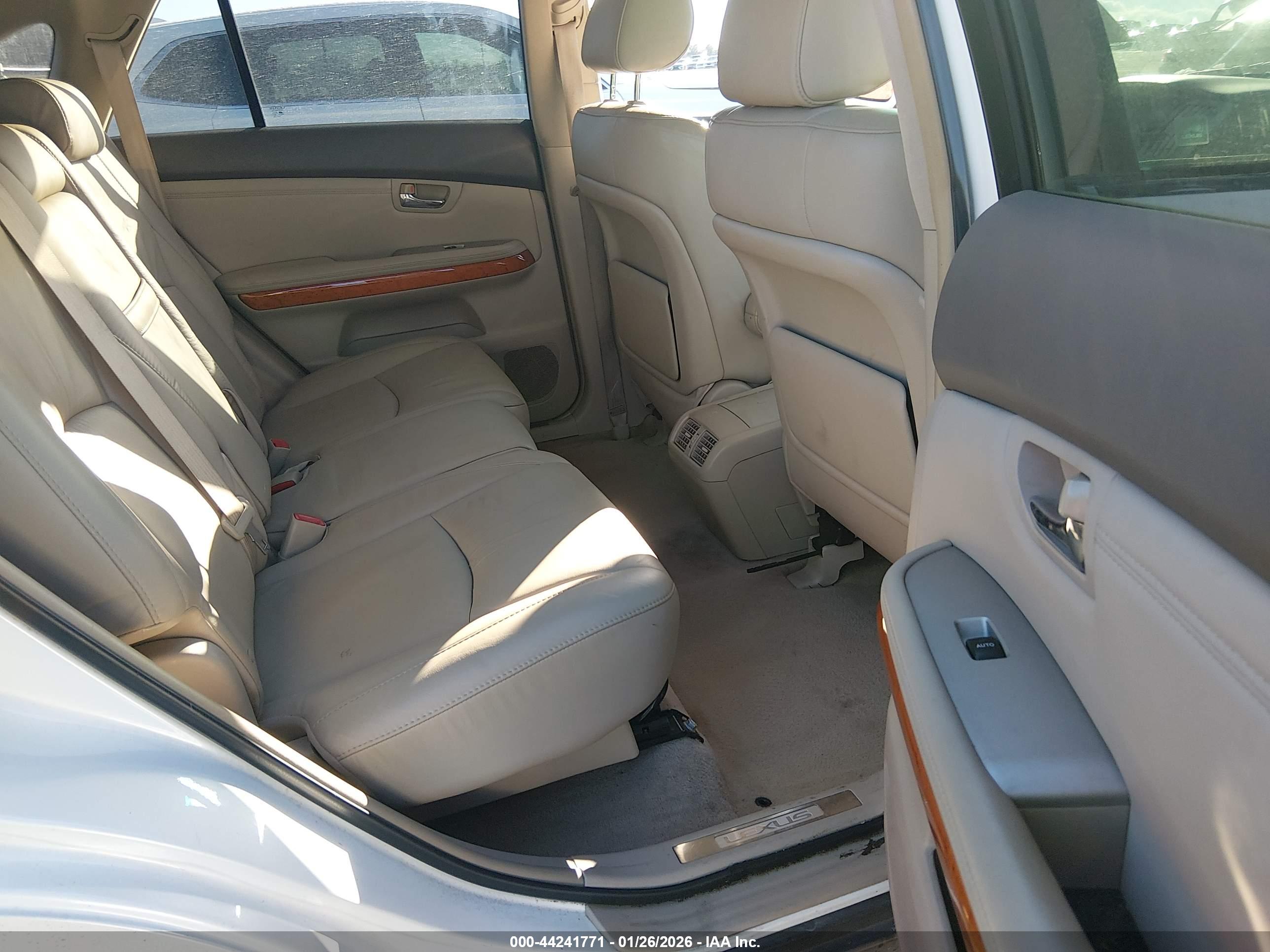 LEXUS RX image 8
