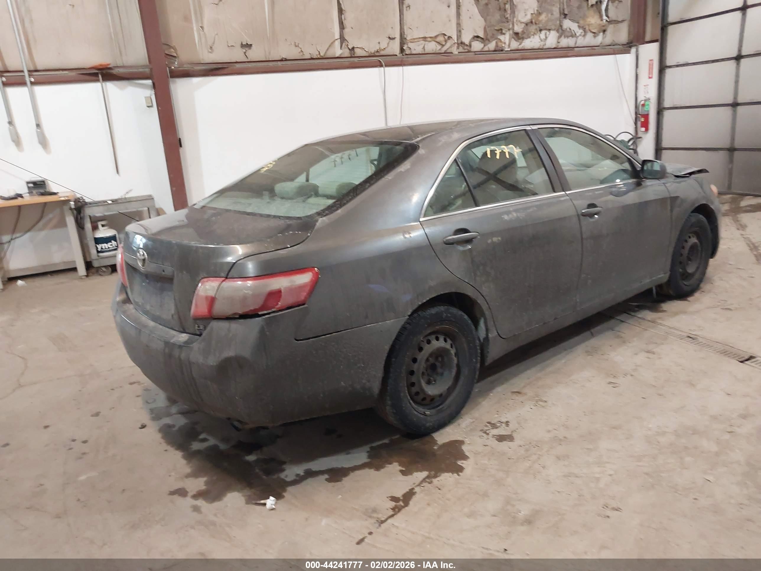 TOYOTA CAMRY image 4