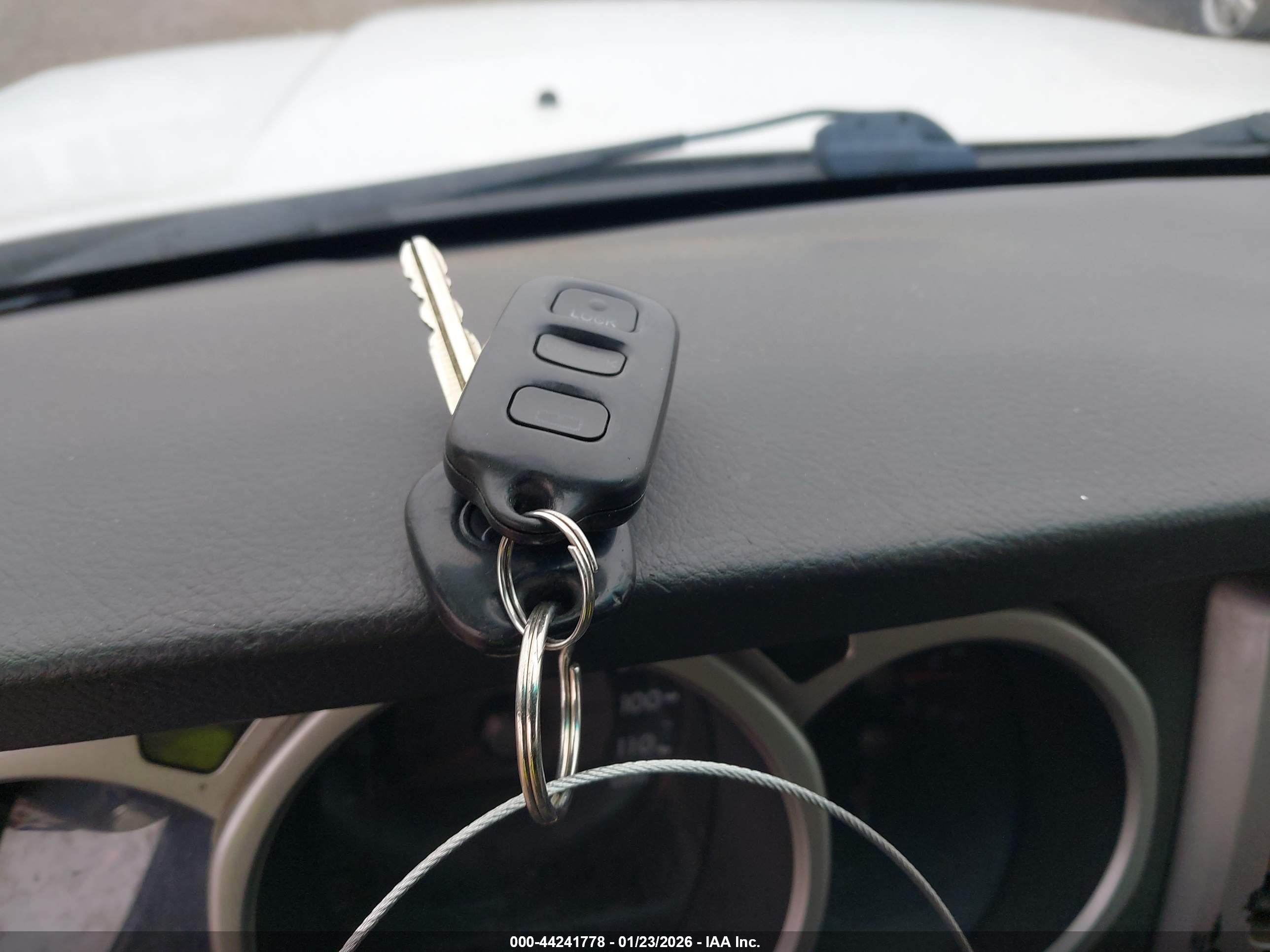 TOYOTA 4RUNNER image 11