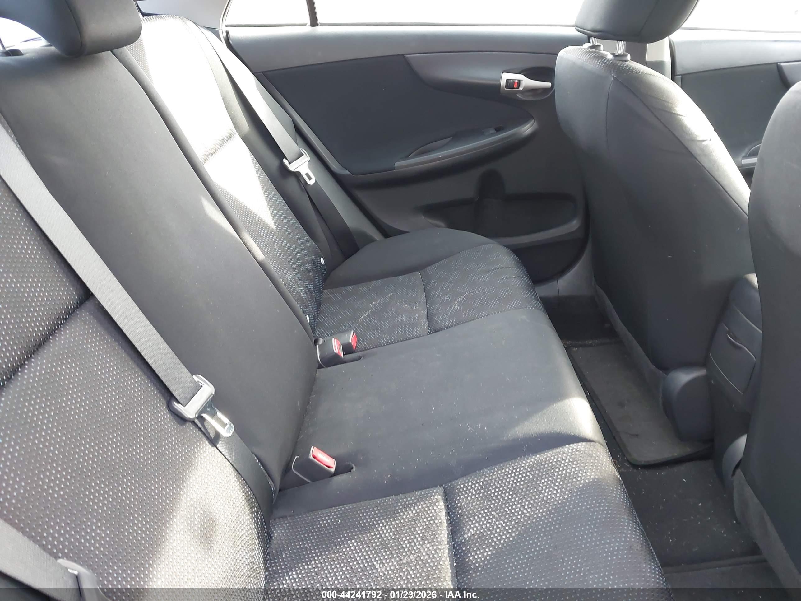 TOYOTA COROLLA image 8