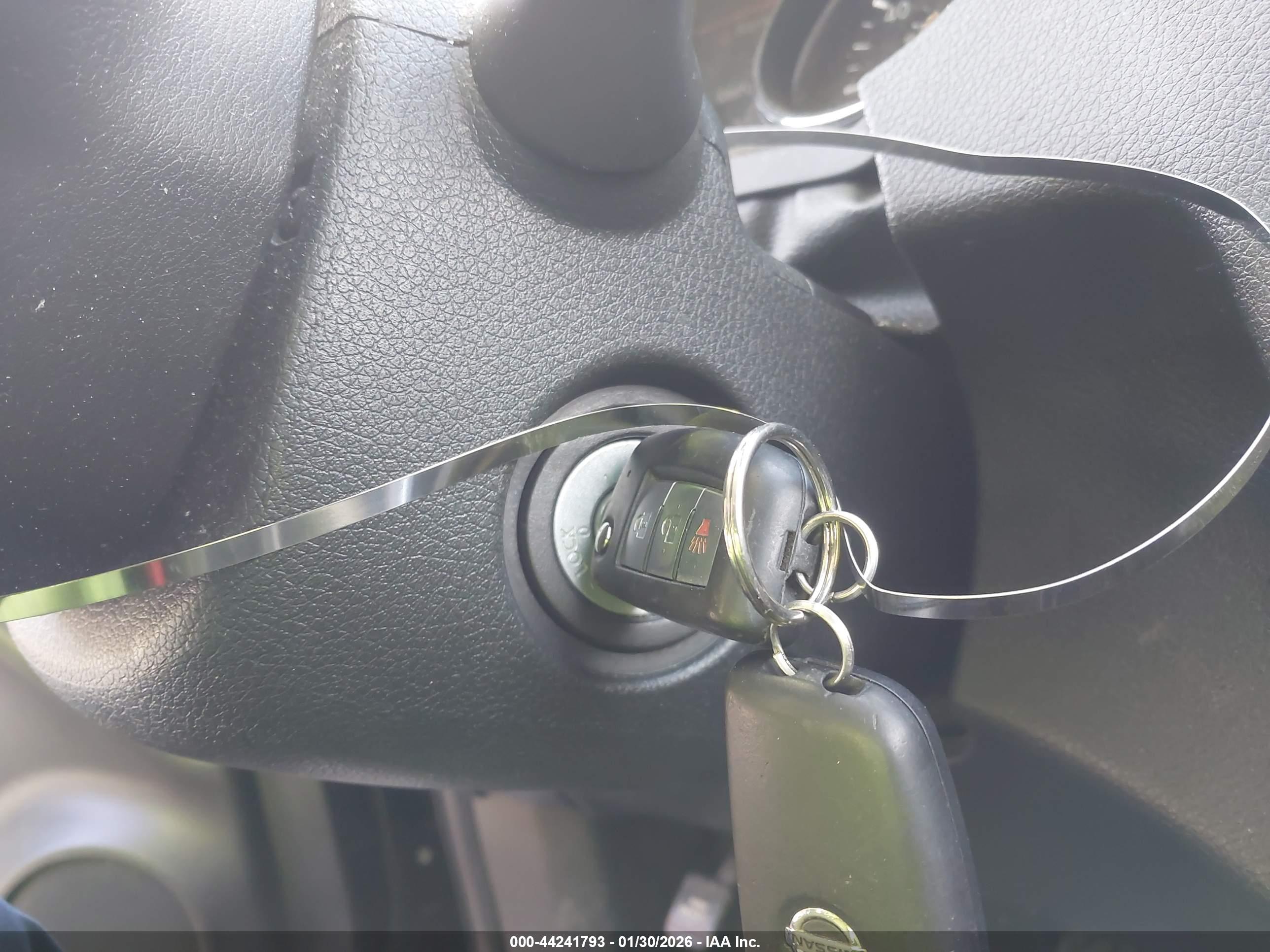 NISSAN ROGUE image 11