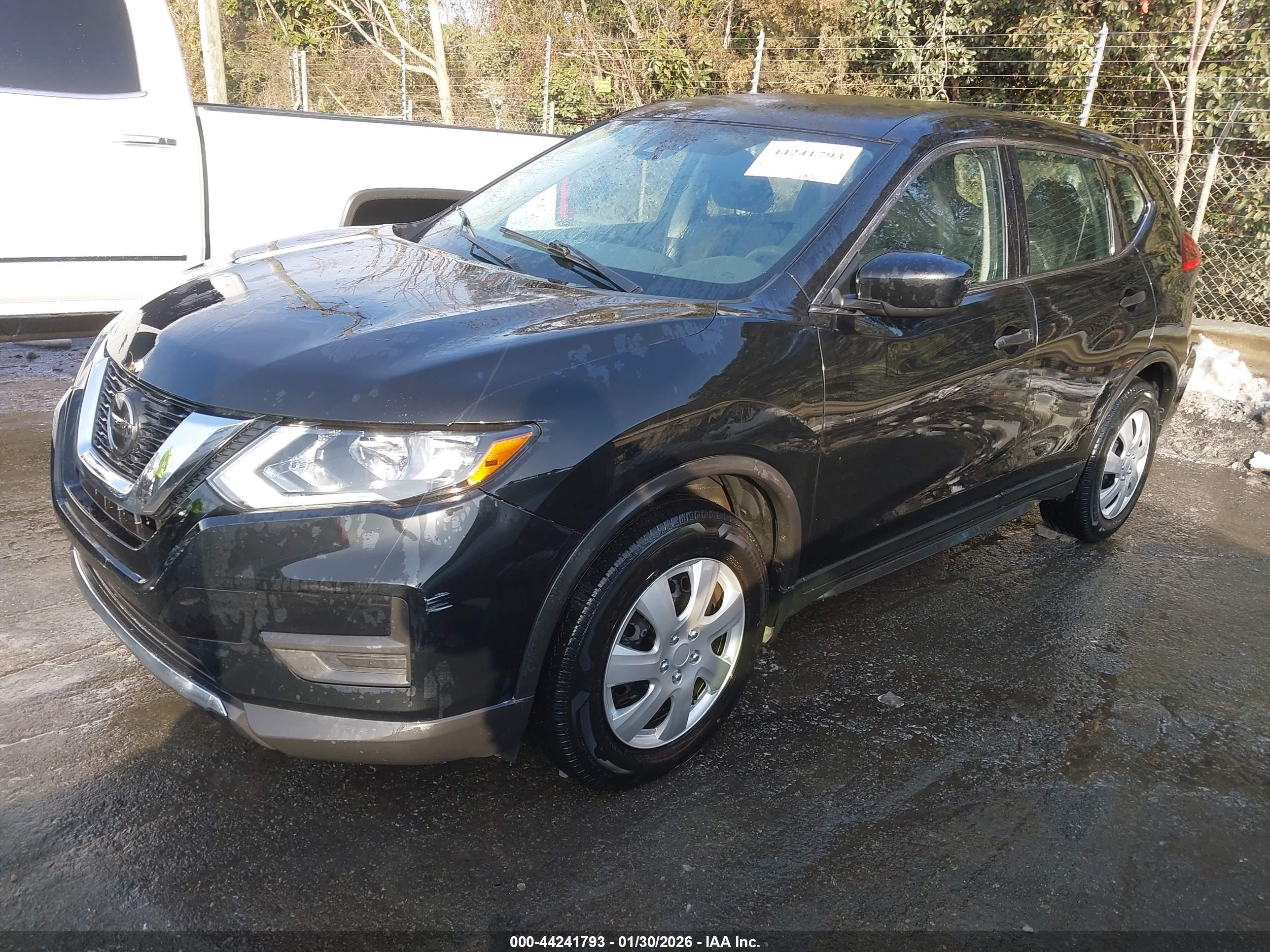 NISSAN ROGUE image 2