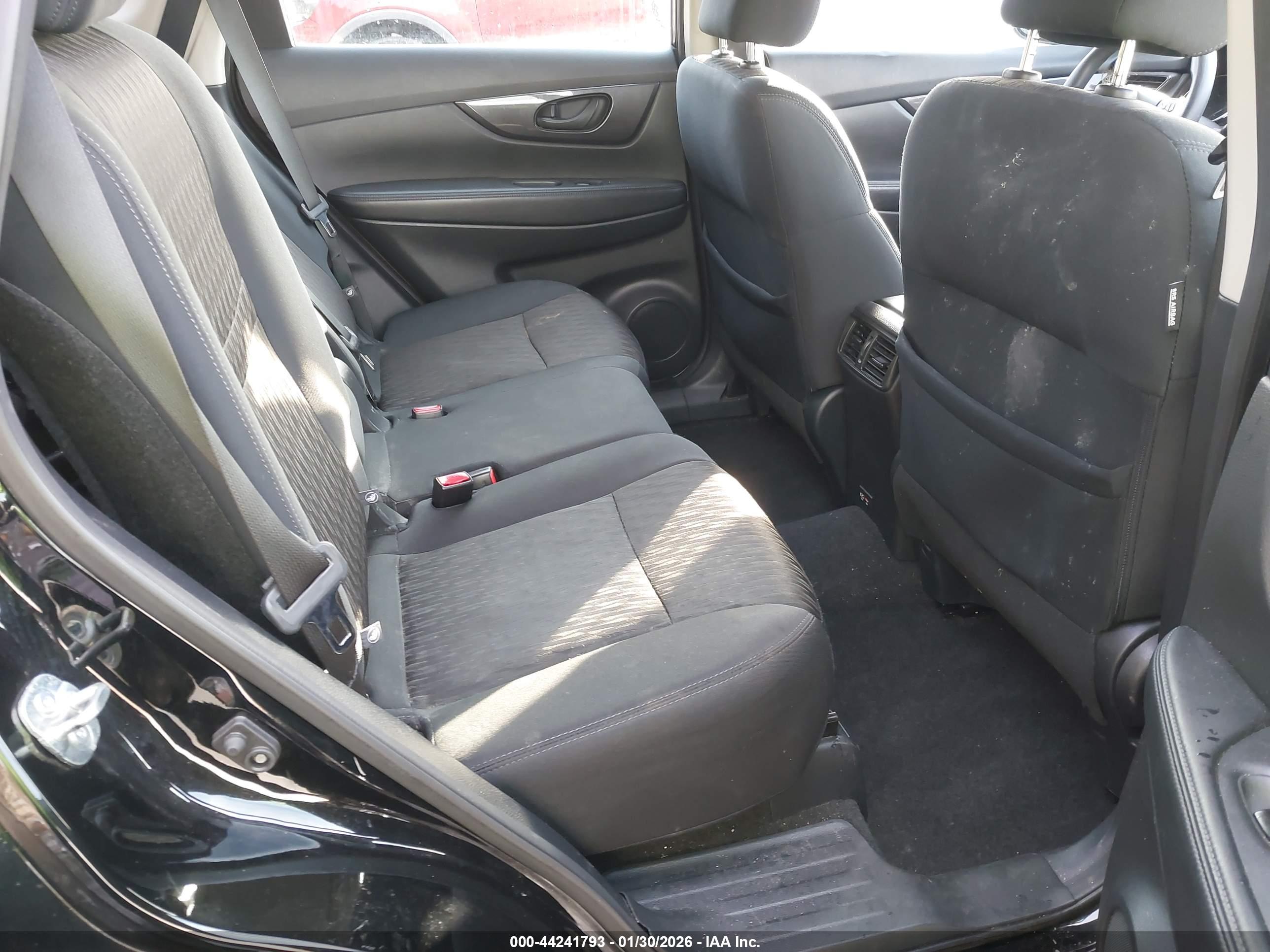 NISSAN ROGUE image 8