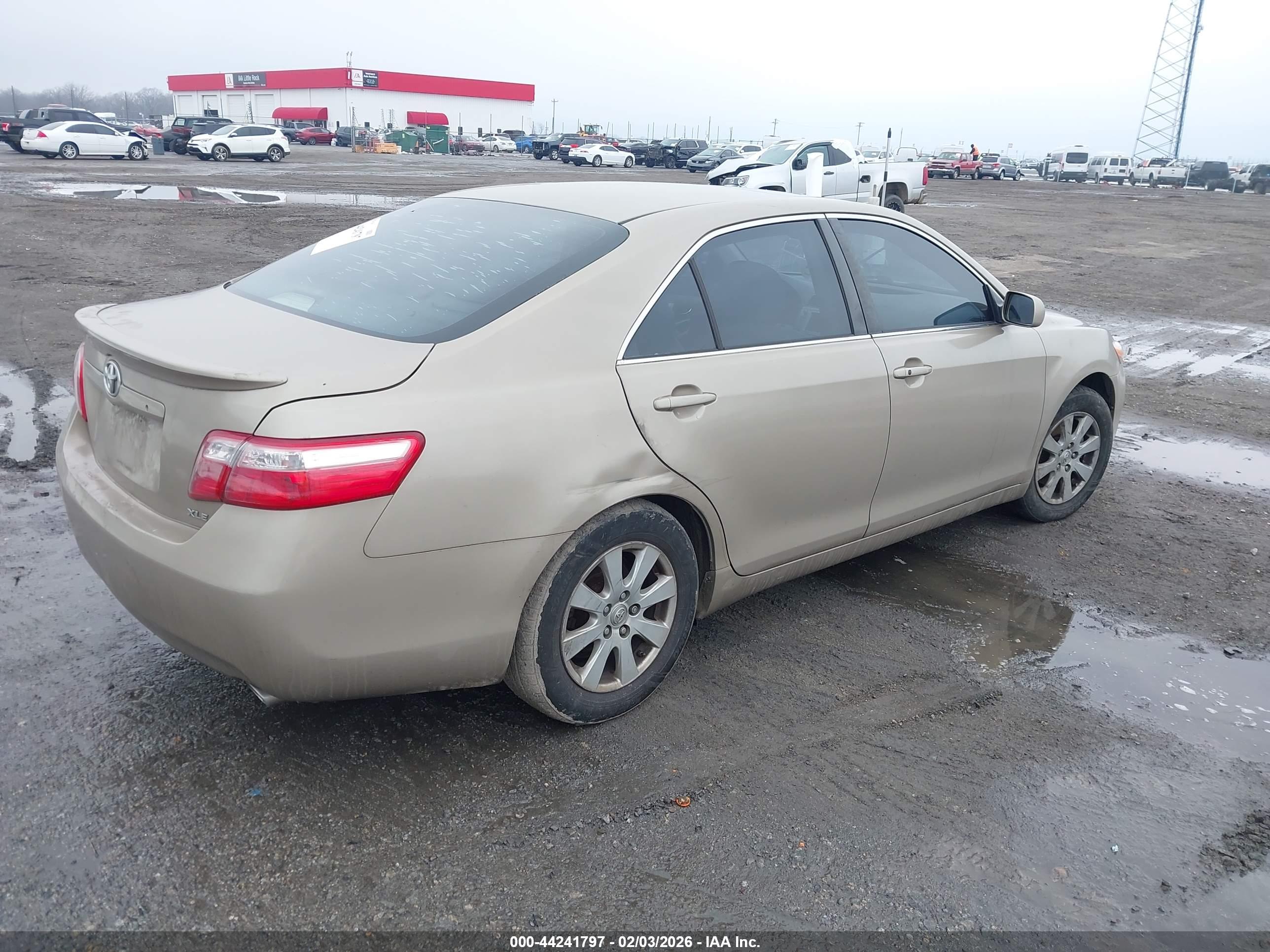 TOYOTA CAMRY image 4